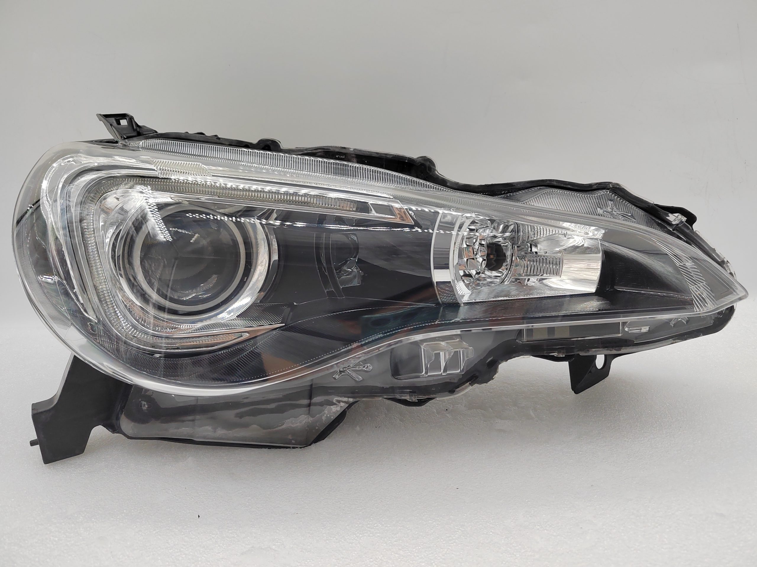 SUBARU BRZ 2011-2016 XENON R.H.S HEADLIGHT ASSEMBLY