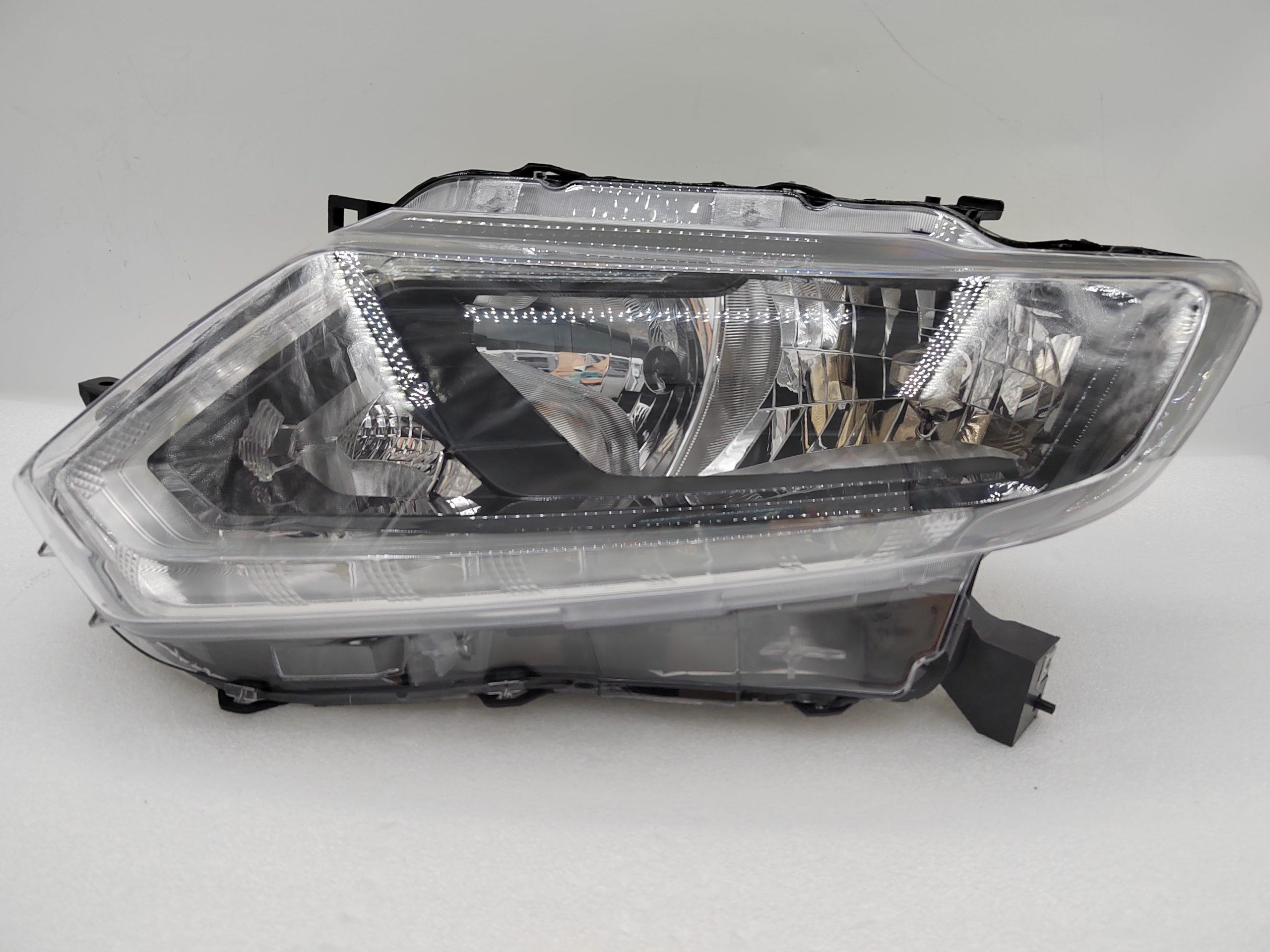NISSAN X-TRAIL 2014-2016 HALOGEN L.H.S HEADLIGHT ASSEMBLY
