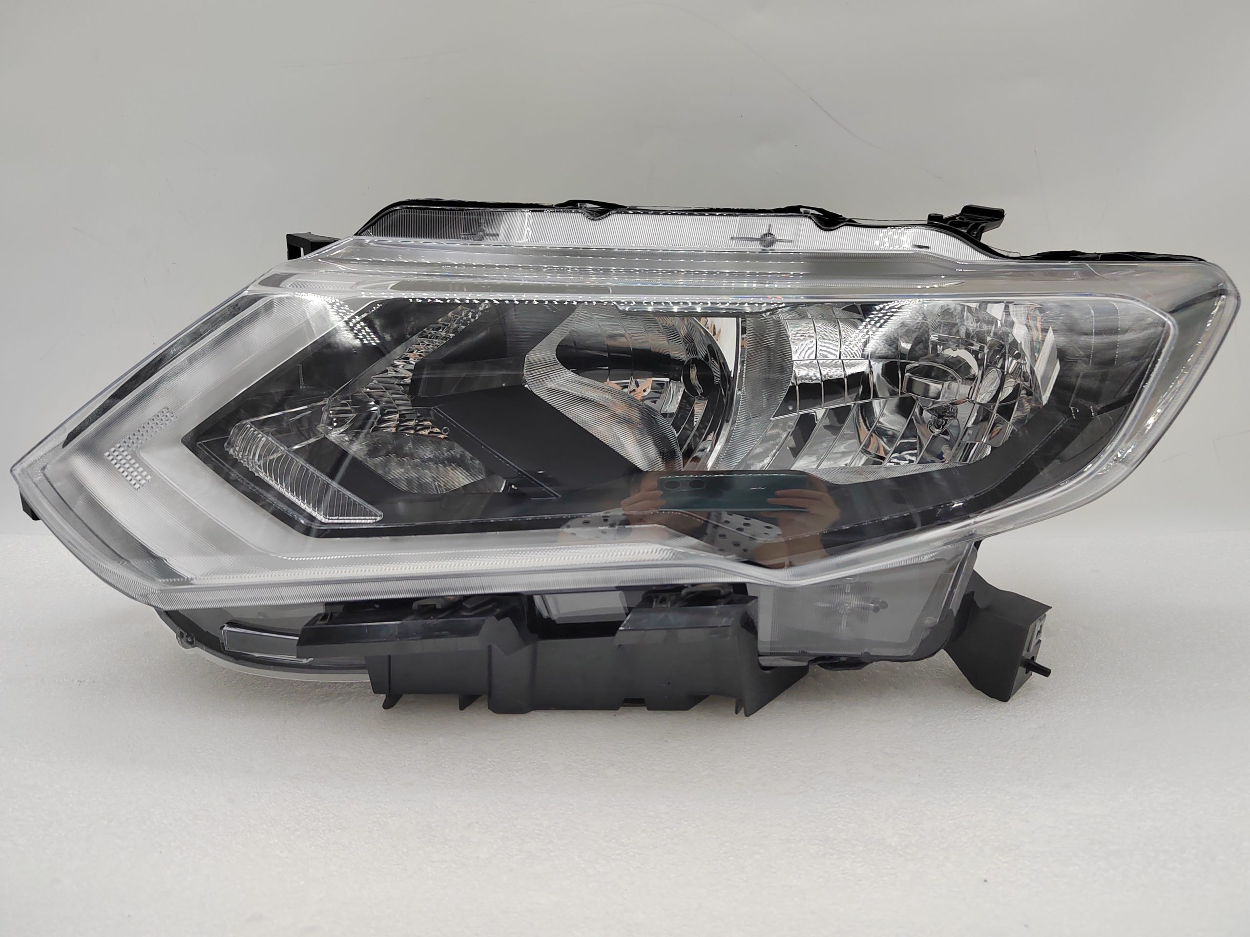 NISSAN X-TRAIL T32 2017-2019 HALOGEN L.H.S HEADLIGHT ASSEMBLY