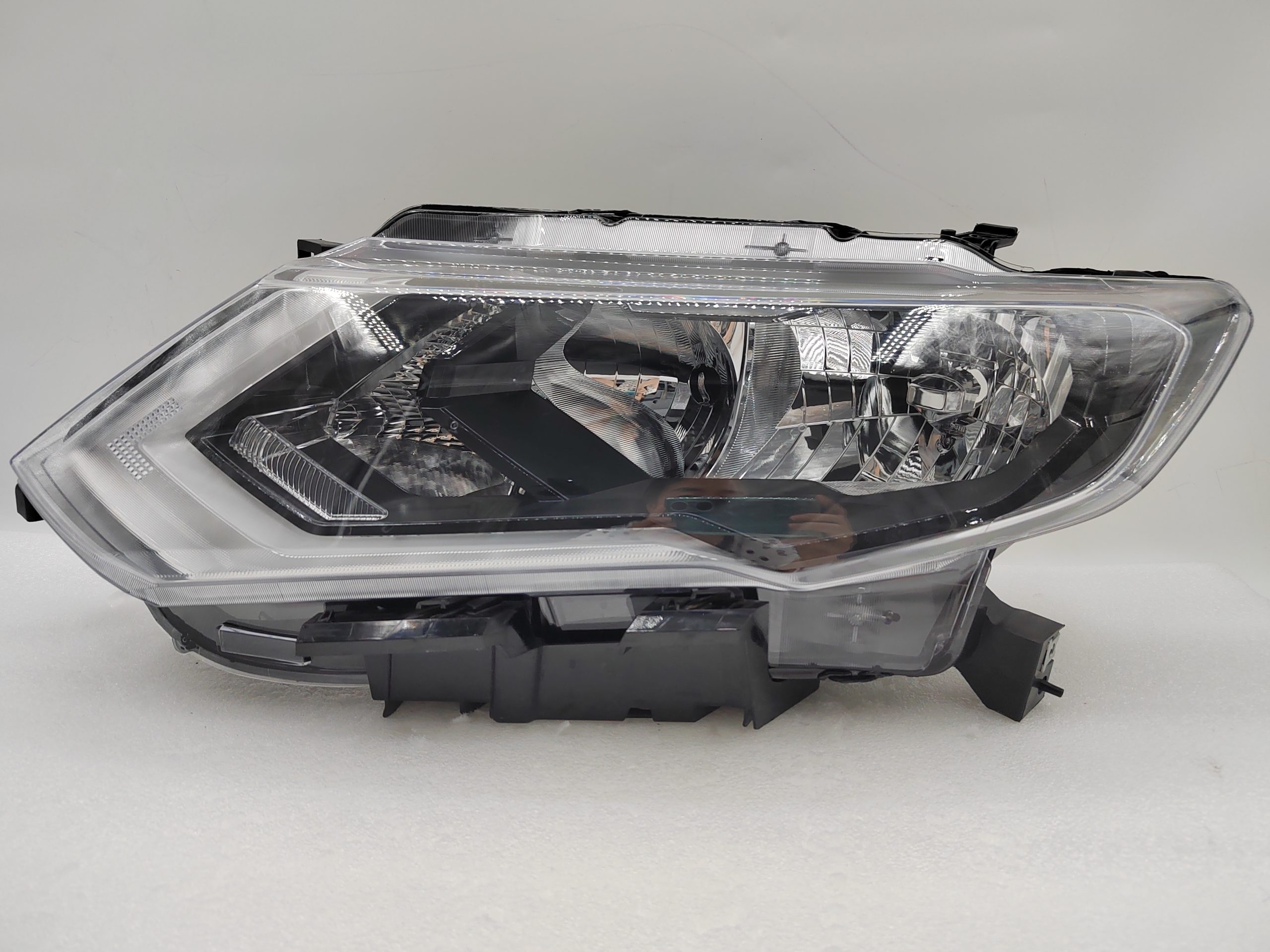 NISSAN X-TRAIL T32 2017-2019 HALOGEN L.H.S HEADLIGHT ASSEMBLY