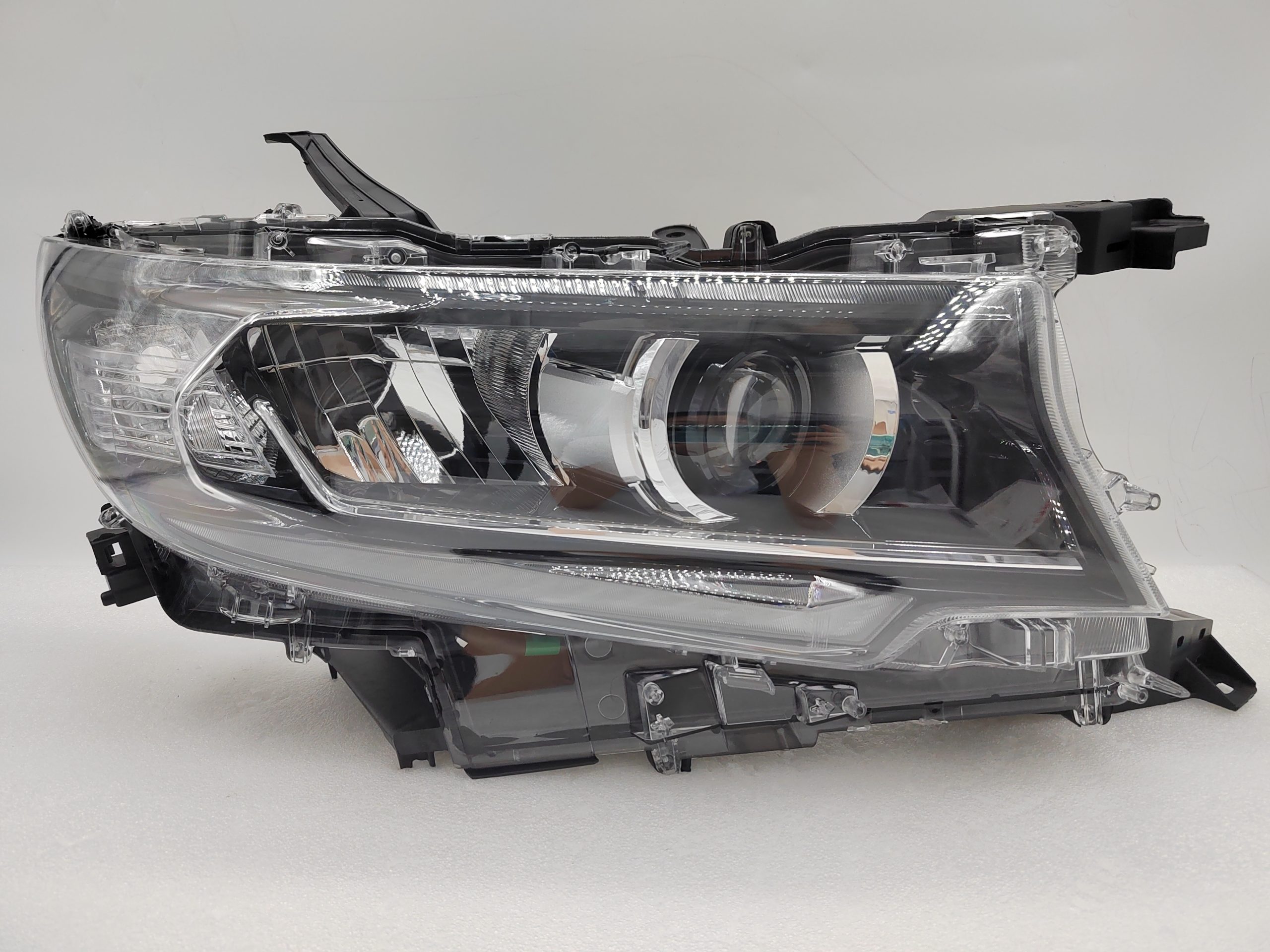TOYOTA LANDCRUISER PRADO 150 GDJ150R 2018-2022 LED R.H.S HEADLIGHT ASSEMBLY