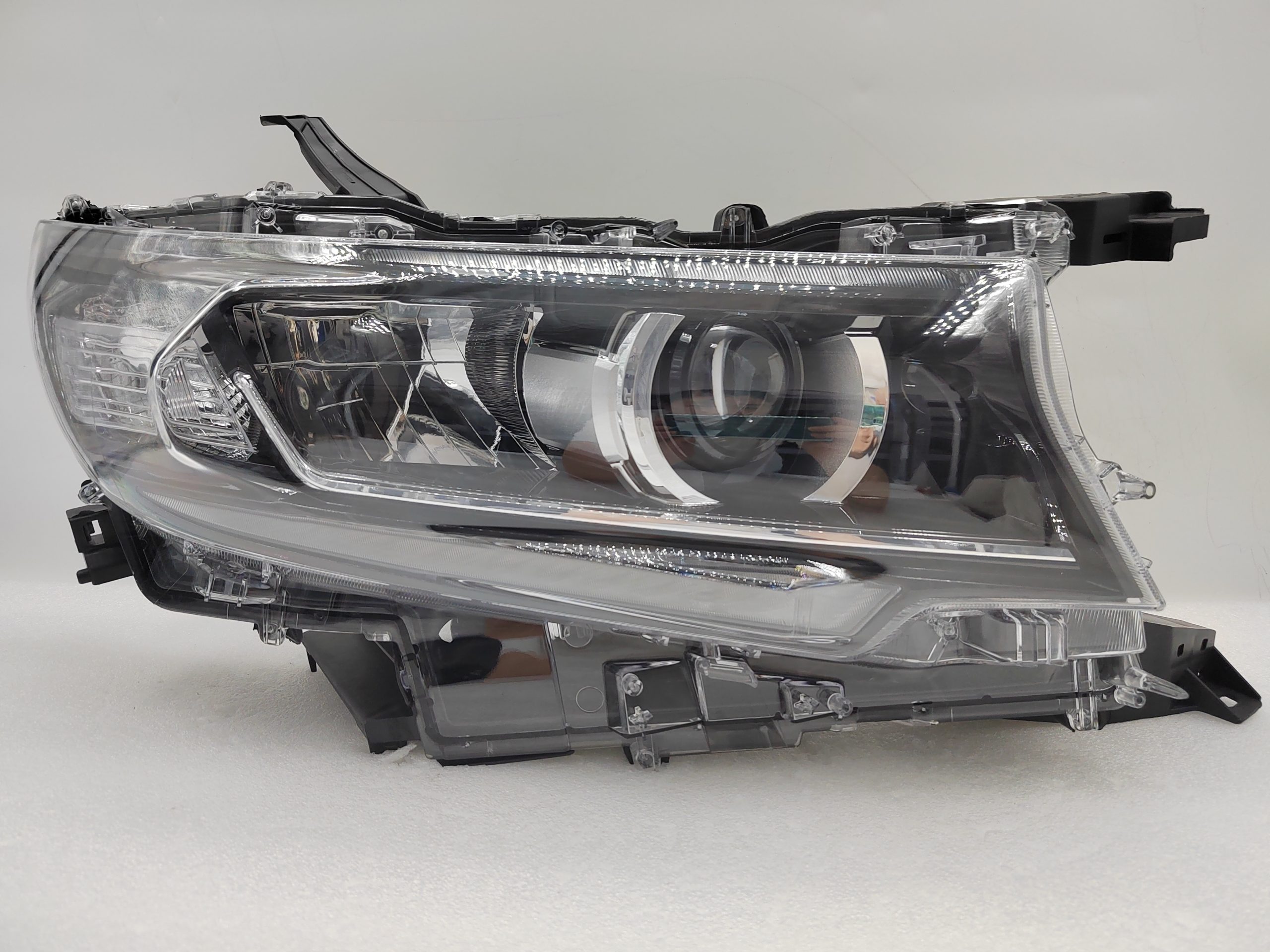 TOYOTA LANDCRUISER PRADO 150 GDJ150R 2018-2022 LED R.H.S HEADLIGHT ASSEMBLY