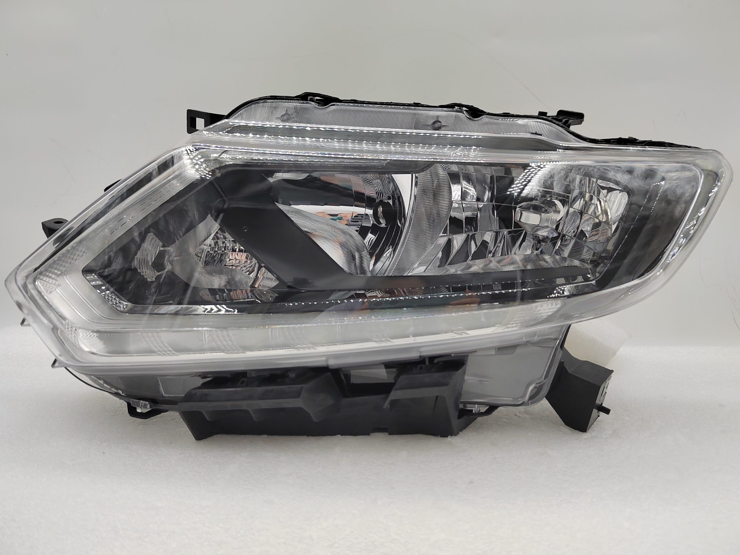 NISSAN X-TRAIL 2014-2016 HALOGEN L.H.S HEADLIGHT ASSEMBLY