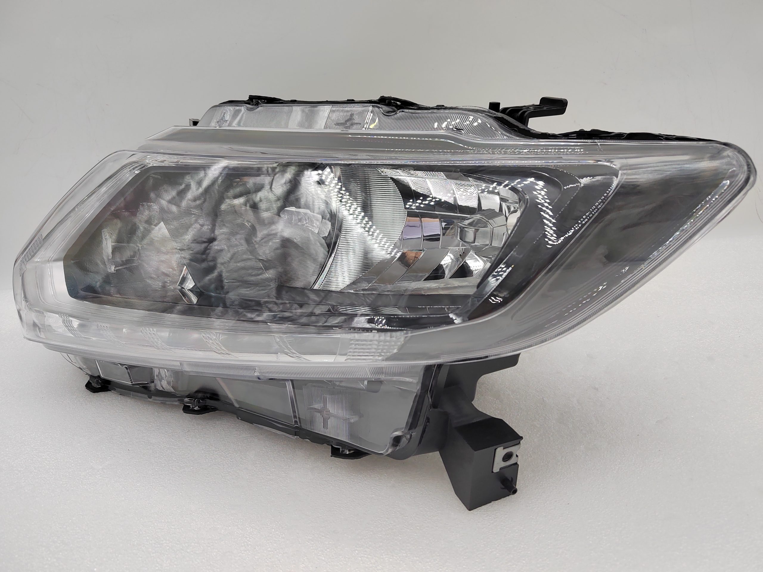 NISSAN X-TRAIL 2014-2016 HALOGEN L.H.S HEADLIGHT ASSEMBLY
