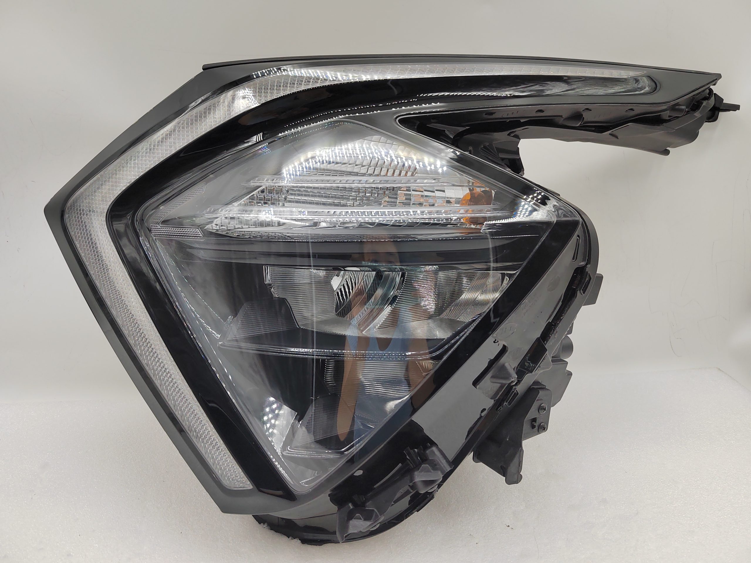 KIA SPORTAGE 2022-2024 LED L.H.S HEADLIGHT ASSEMBLY