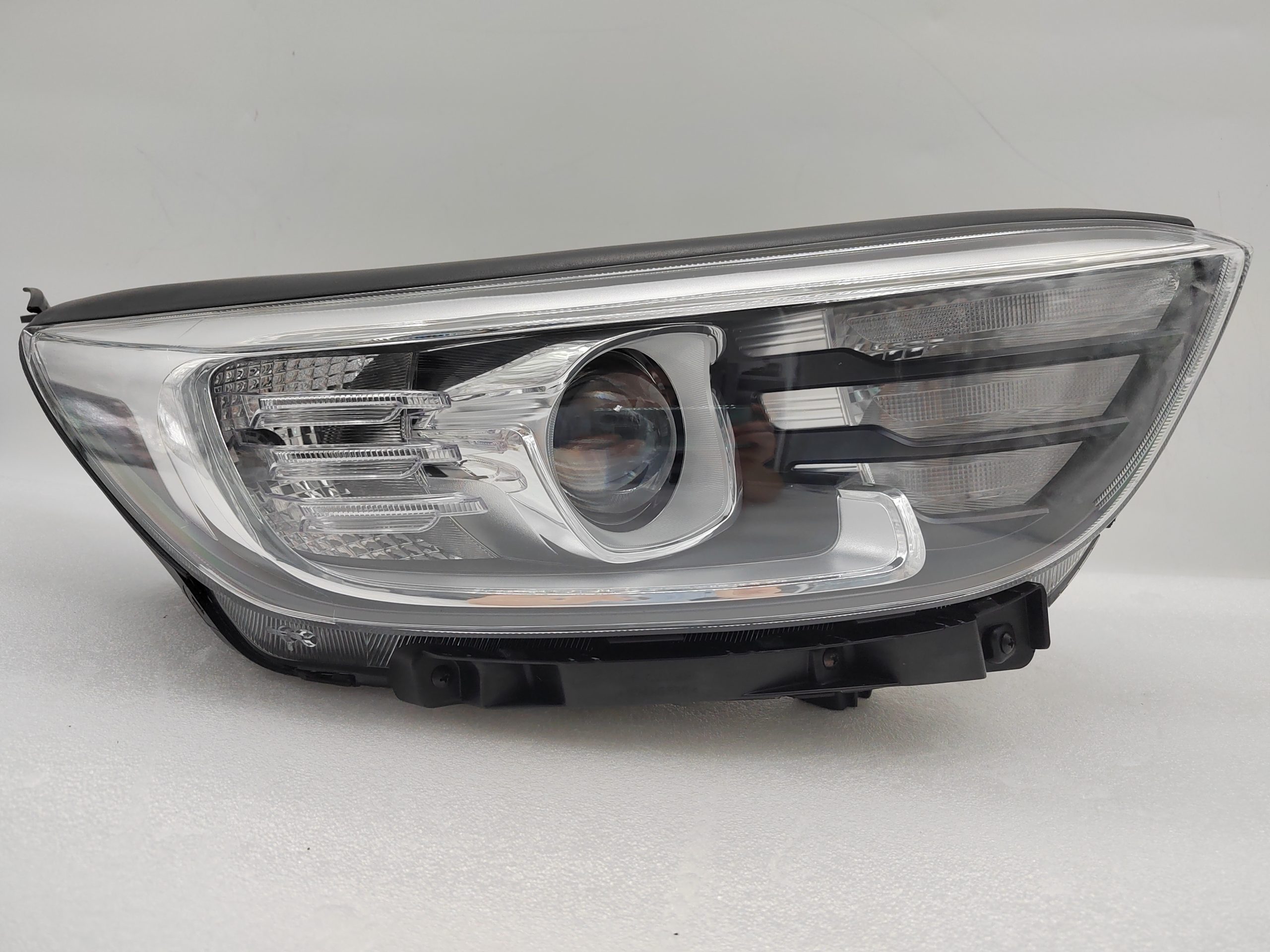 KIA STONIC 2021-2023 HALOGEN R.H.S HEADLIGHT ASSEMBLY