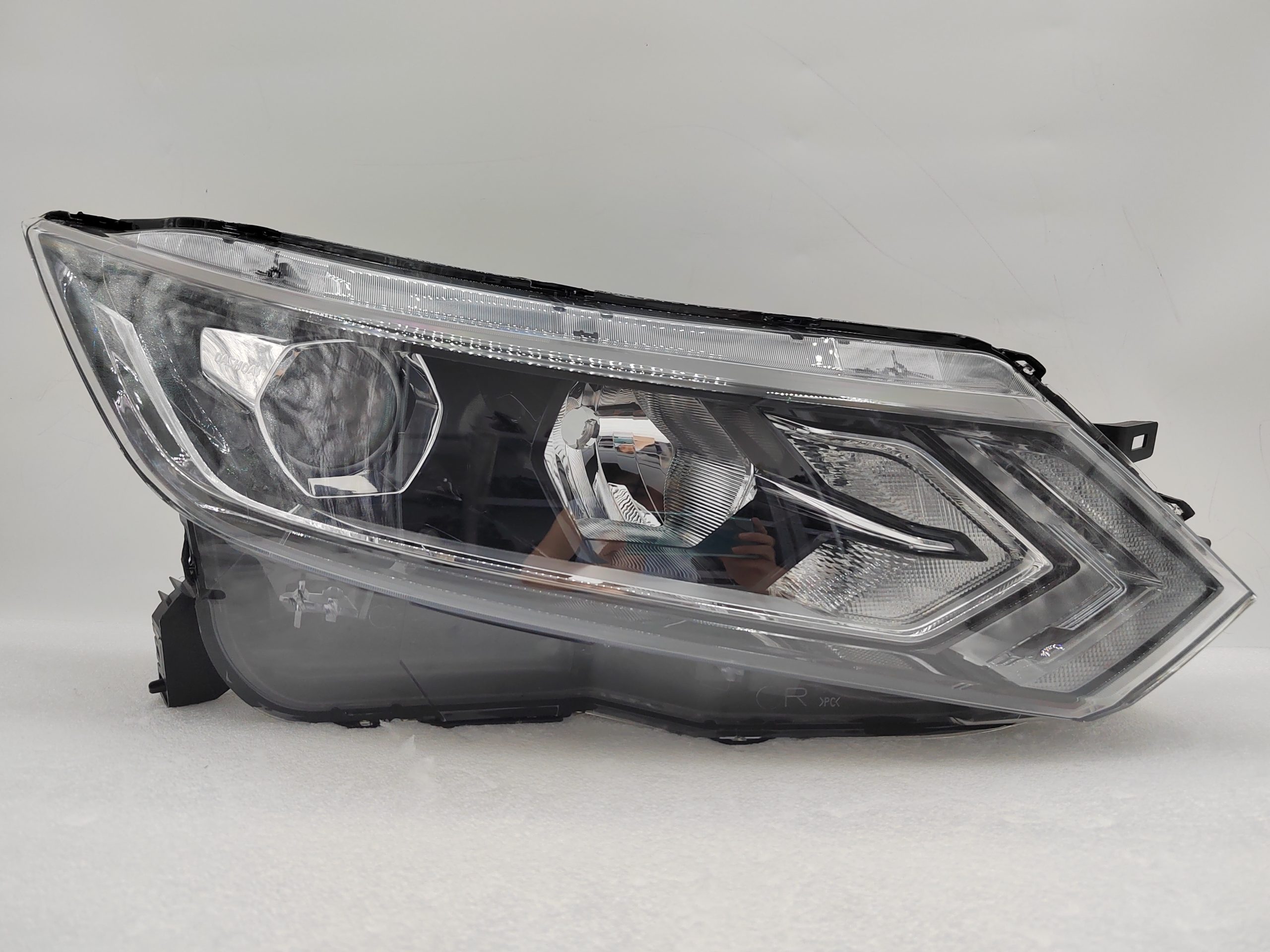 NISSAN QASHQAI J11 2017-2020 HALOGEN R.H.S HEADLIGHT ASSEMBLY