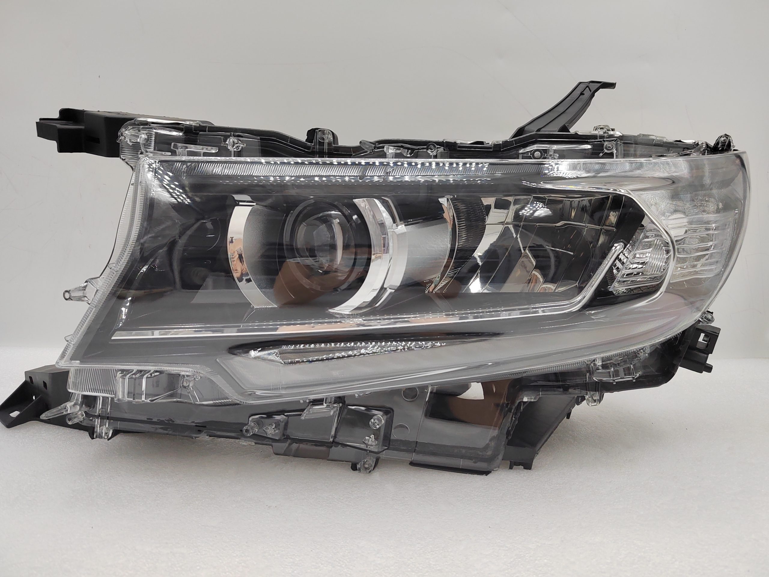 TOYOTA LANDCRUISER PRADO 150 GDJ150R 2018-2022 LED L.H.S HEADLIGHT ASSEMBLY