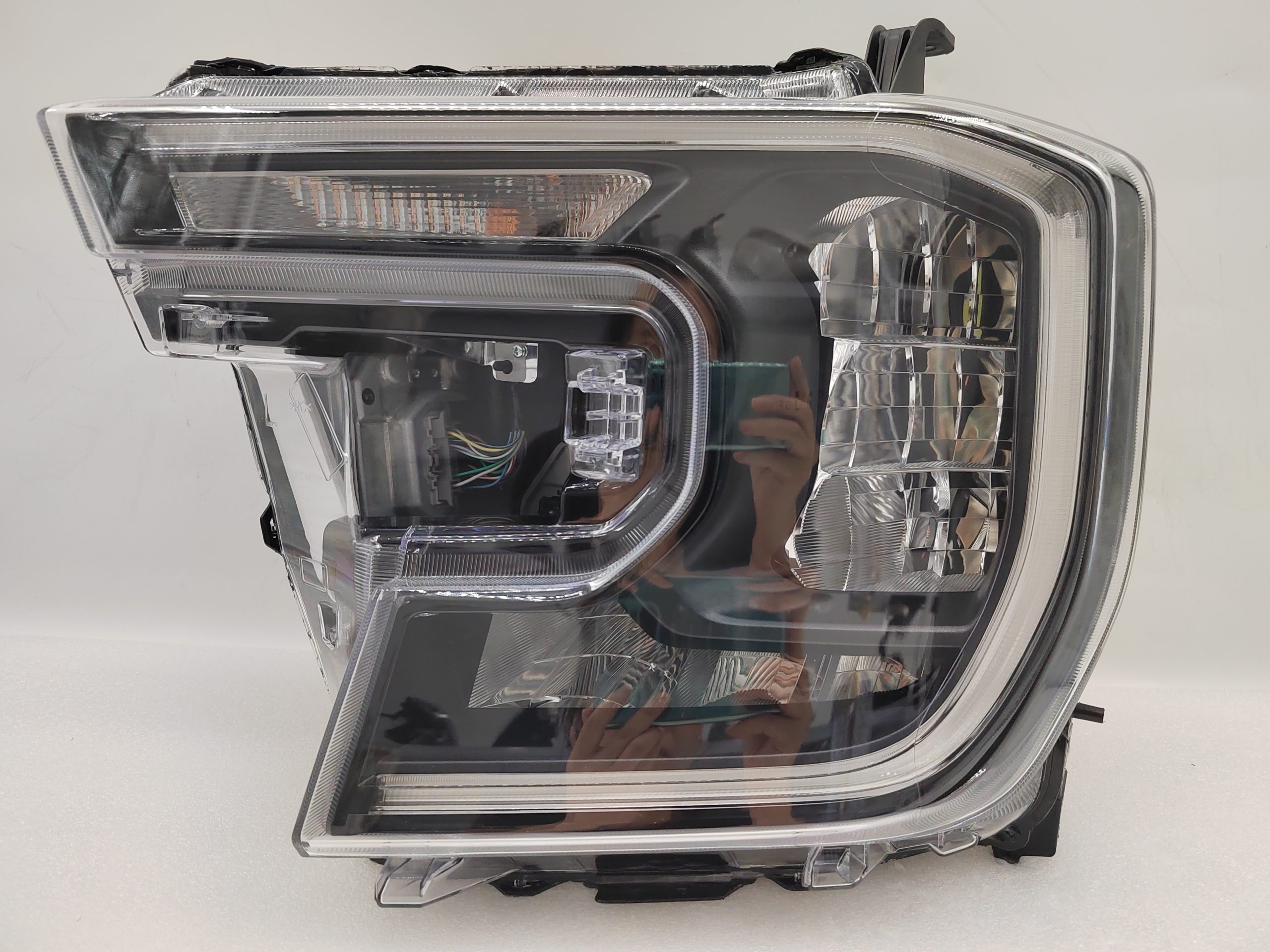 FORD EVEREST RANGER 2022-2024 LED L.H.S HEADLIGHT ASSEMBLY