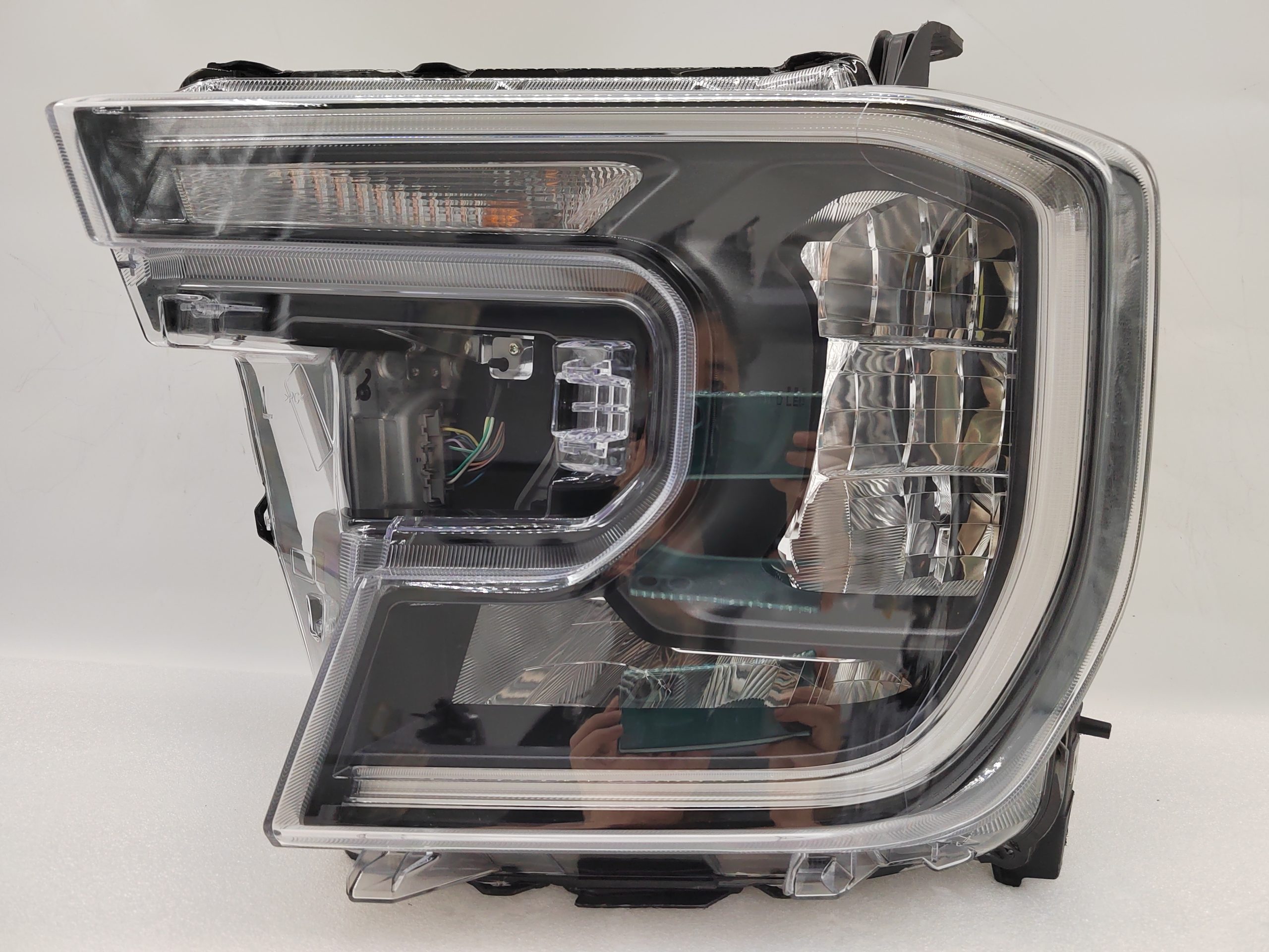 FORD EVEREST RANGER 2022-2024 LED L.H.S HEADLIGHT ASSEMBLY