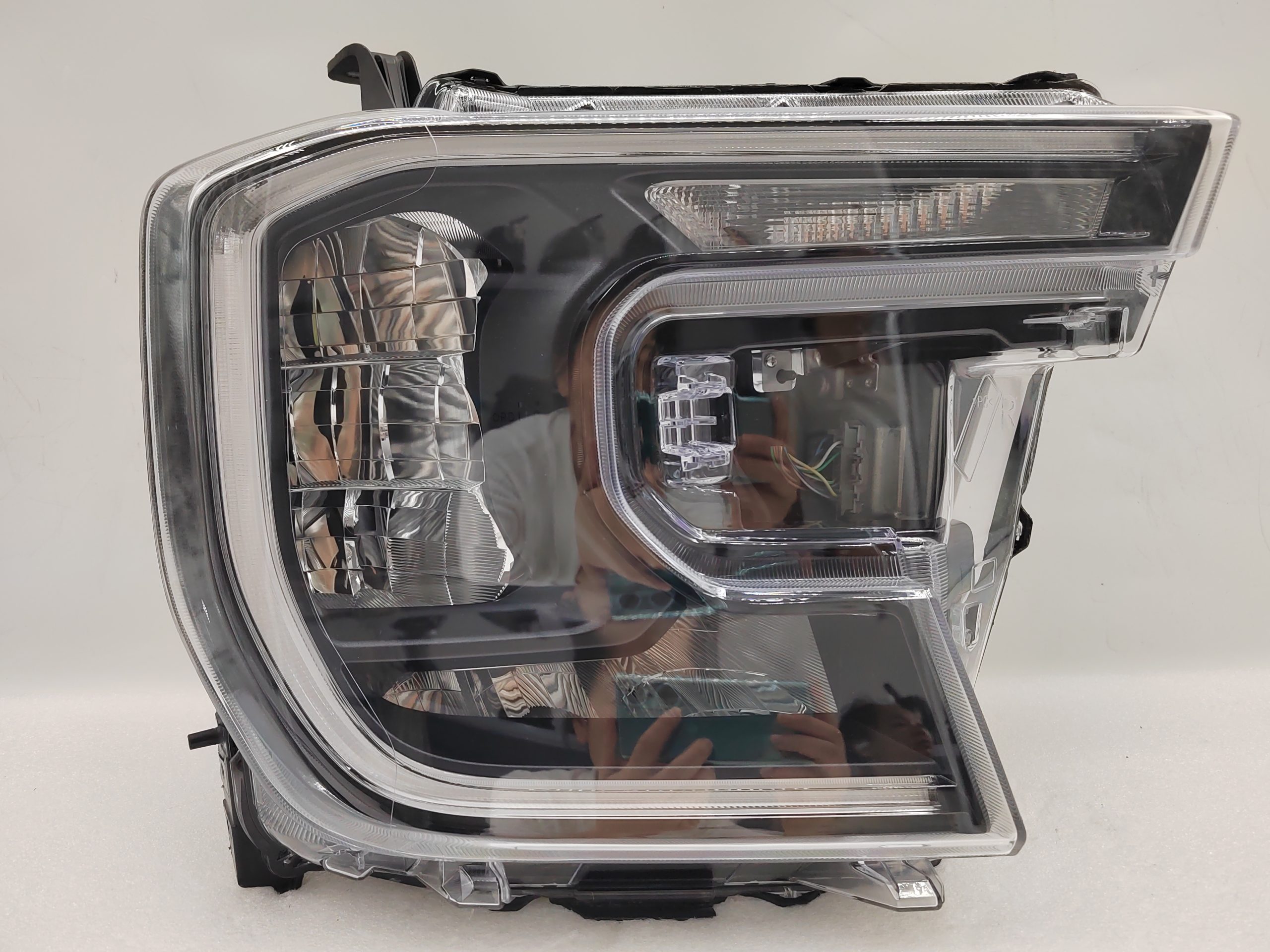 FORD EVEREST RANGER 2022-2024 LED R.H.S HEADLIGHT ASSEMBLY