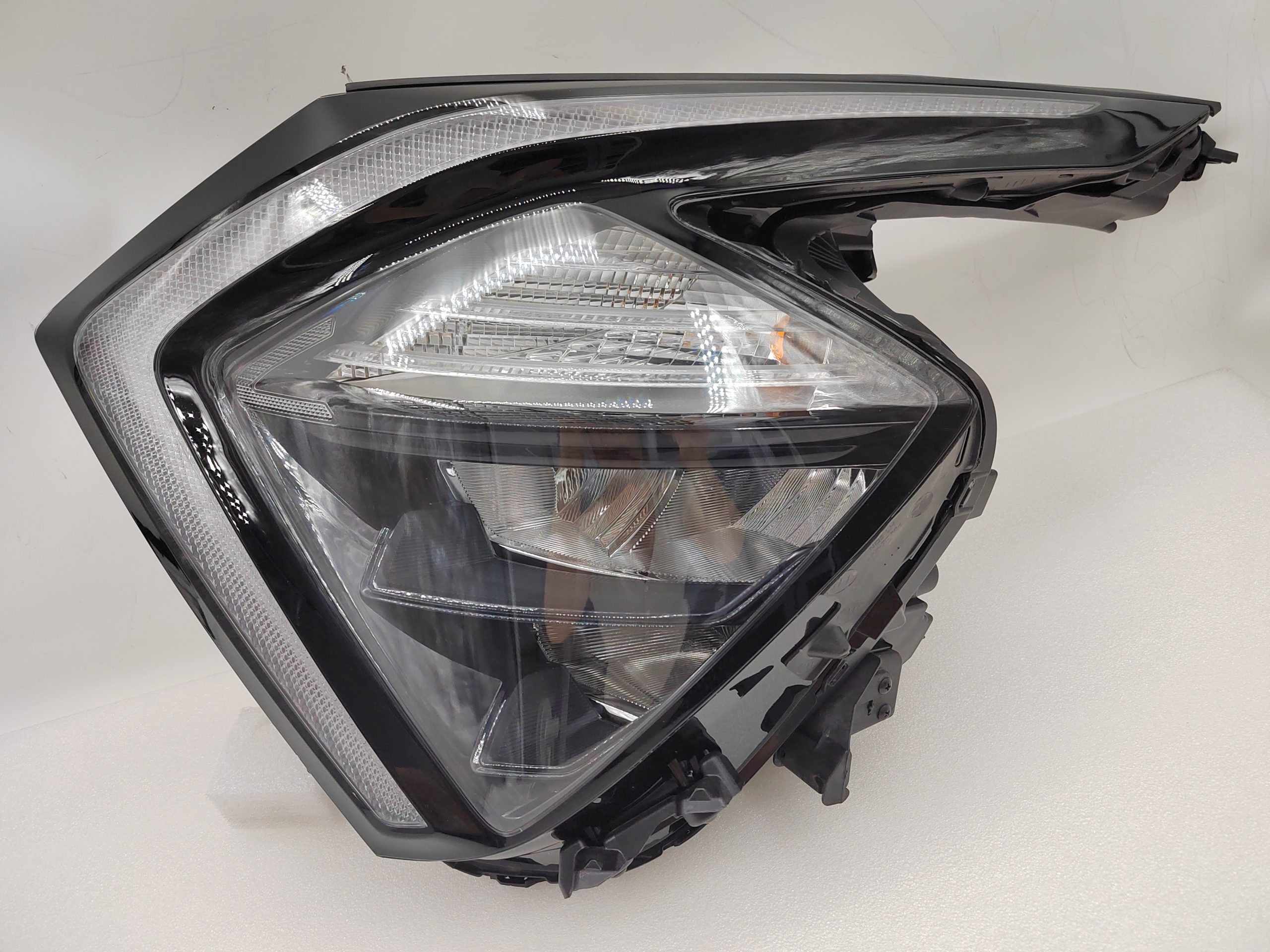 KIA SPORTAGE 2022-2024 LED L.H.S HEADLIGHT ASSEMBLY
