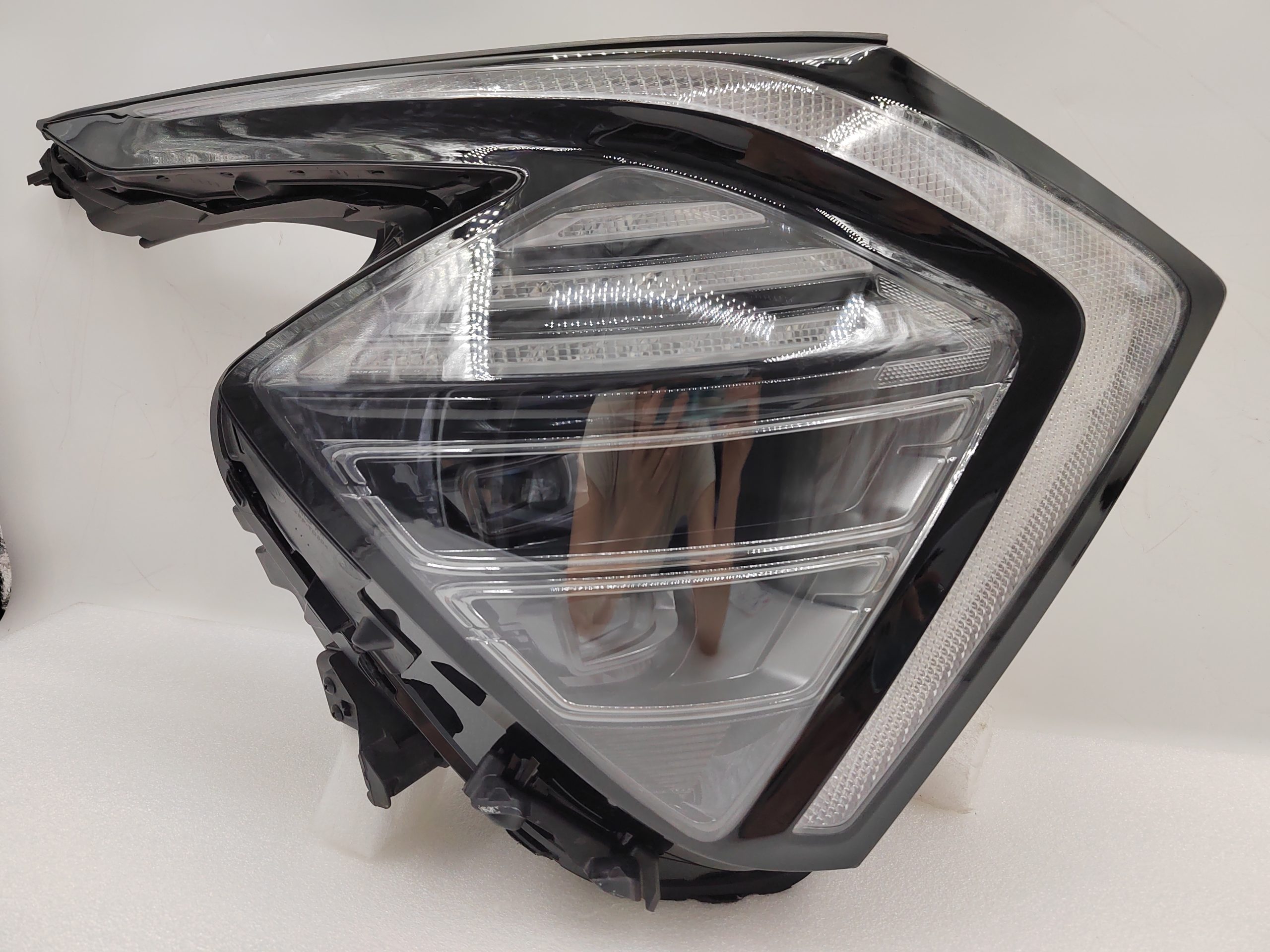 KIA SPORTAGE 2022-2024 LED R.H.S HEADLIGHT ASSEMBLY
