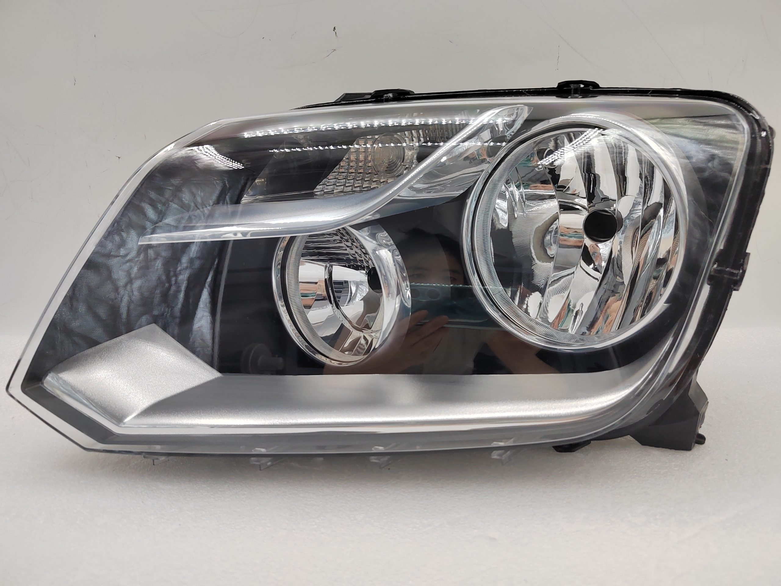 VOLKSWAGEN AMAROK V6 2011-2021 HALOGEN L.H.S HEADLIGHT ASSEMBLY
