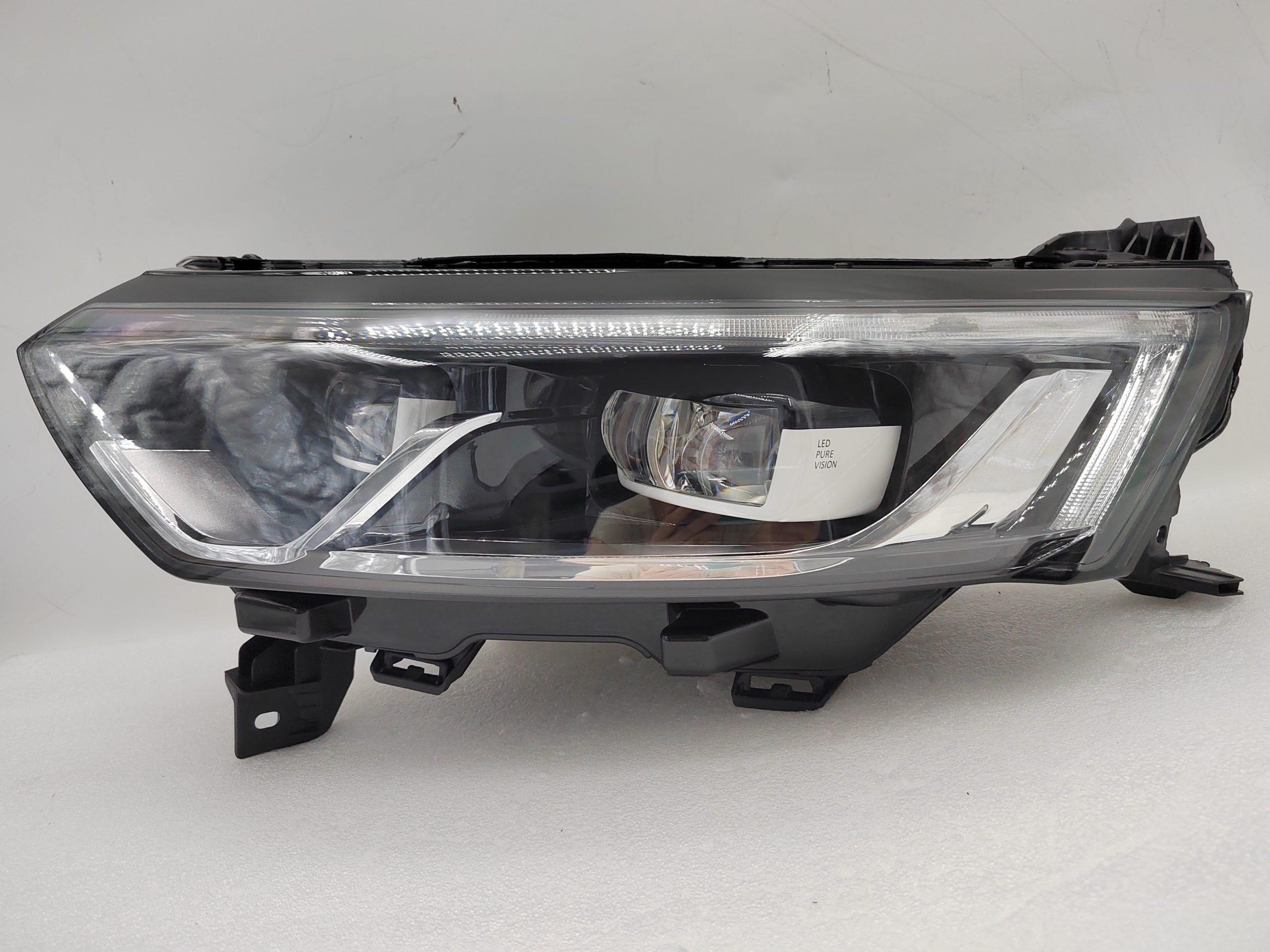 RENAULT KOLEOS 2016-2020 LED L.H.S HEADLIGHT ASSEMBLY