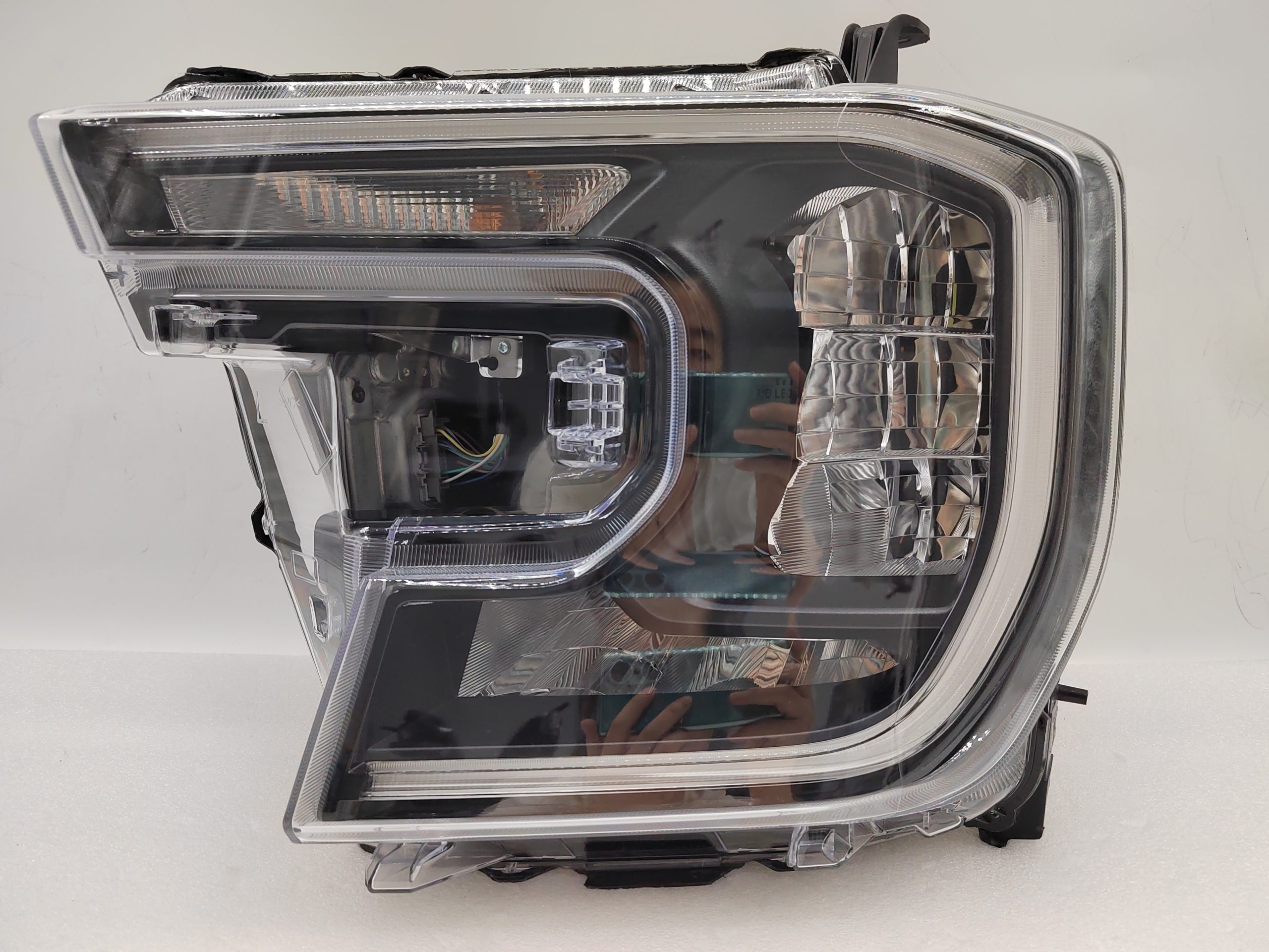 FORD EVEREST RANGER 2022-2024 LED L.H.S HEADLIGHT ASSEMBLY