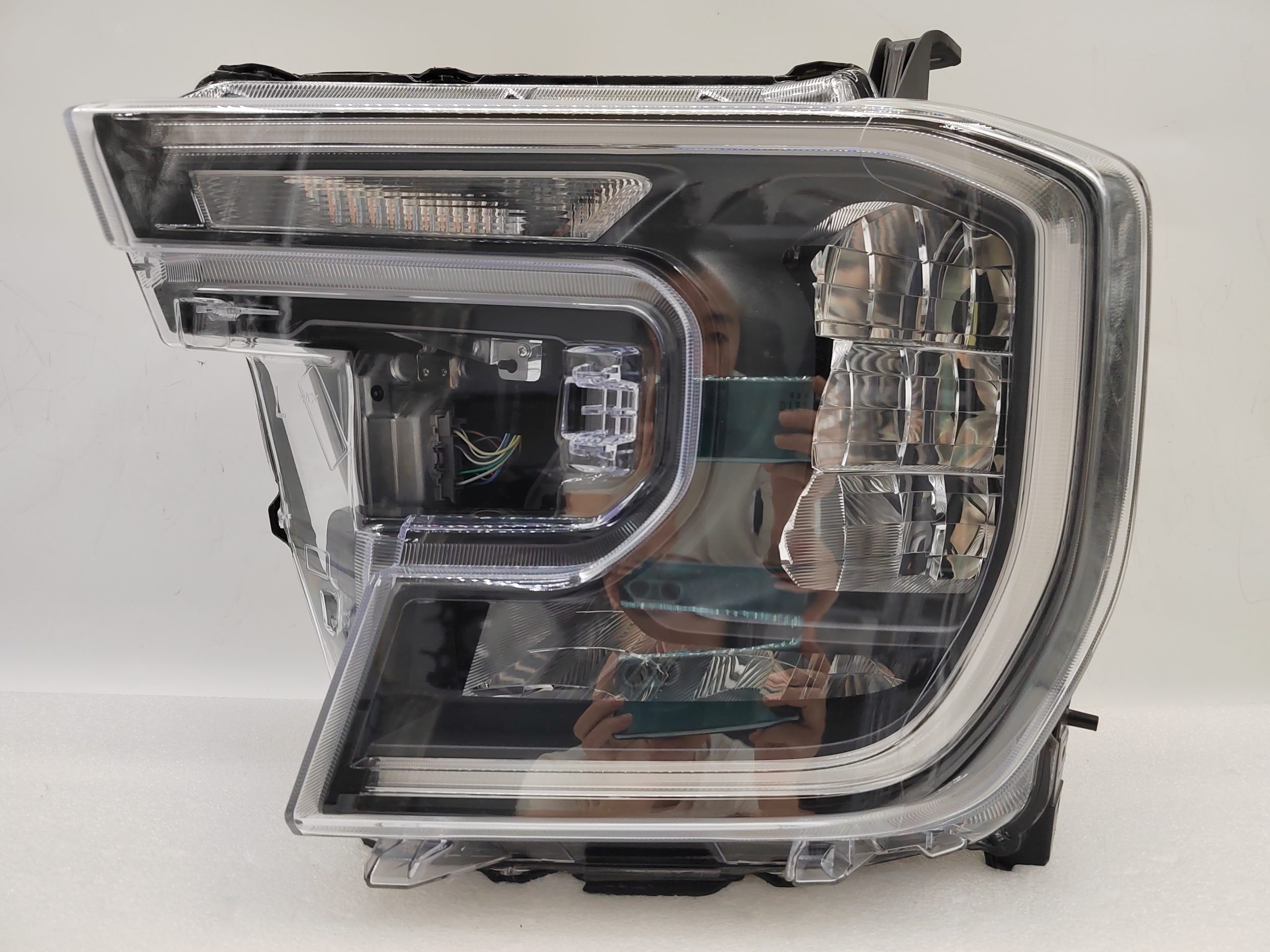 FORD EVEREST RANGER 2022-2024 LED L.H.S HEADLIGHT ASSEMBLY