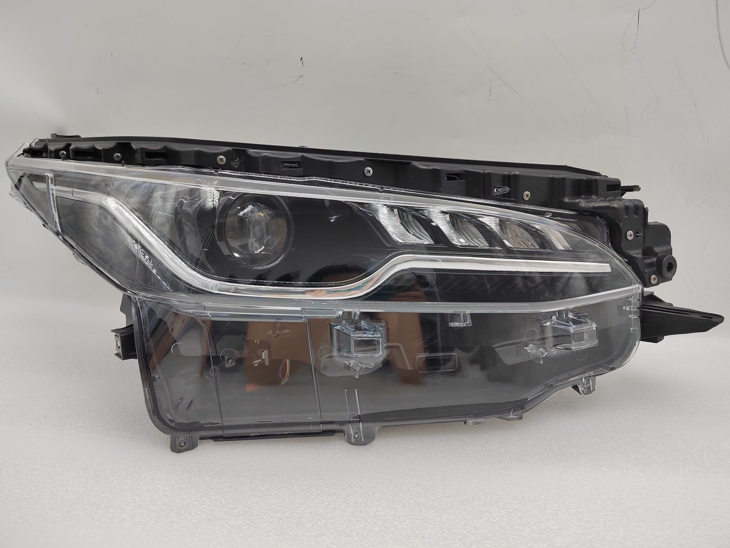 TOYOTA FORTUNER 2021-2023 LED R.H.S HEADLIGHT ASSEMBLY