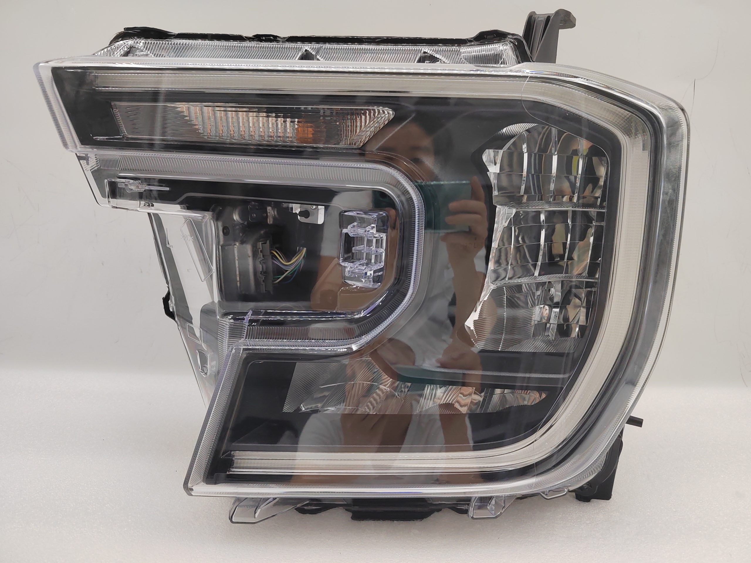 FORD EVEREST RANGER 2022-2024 LED L.H.S HEADLIGHT ASSEMBLY