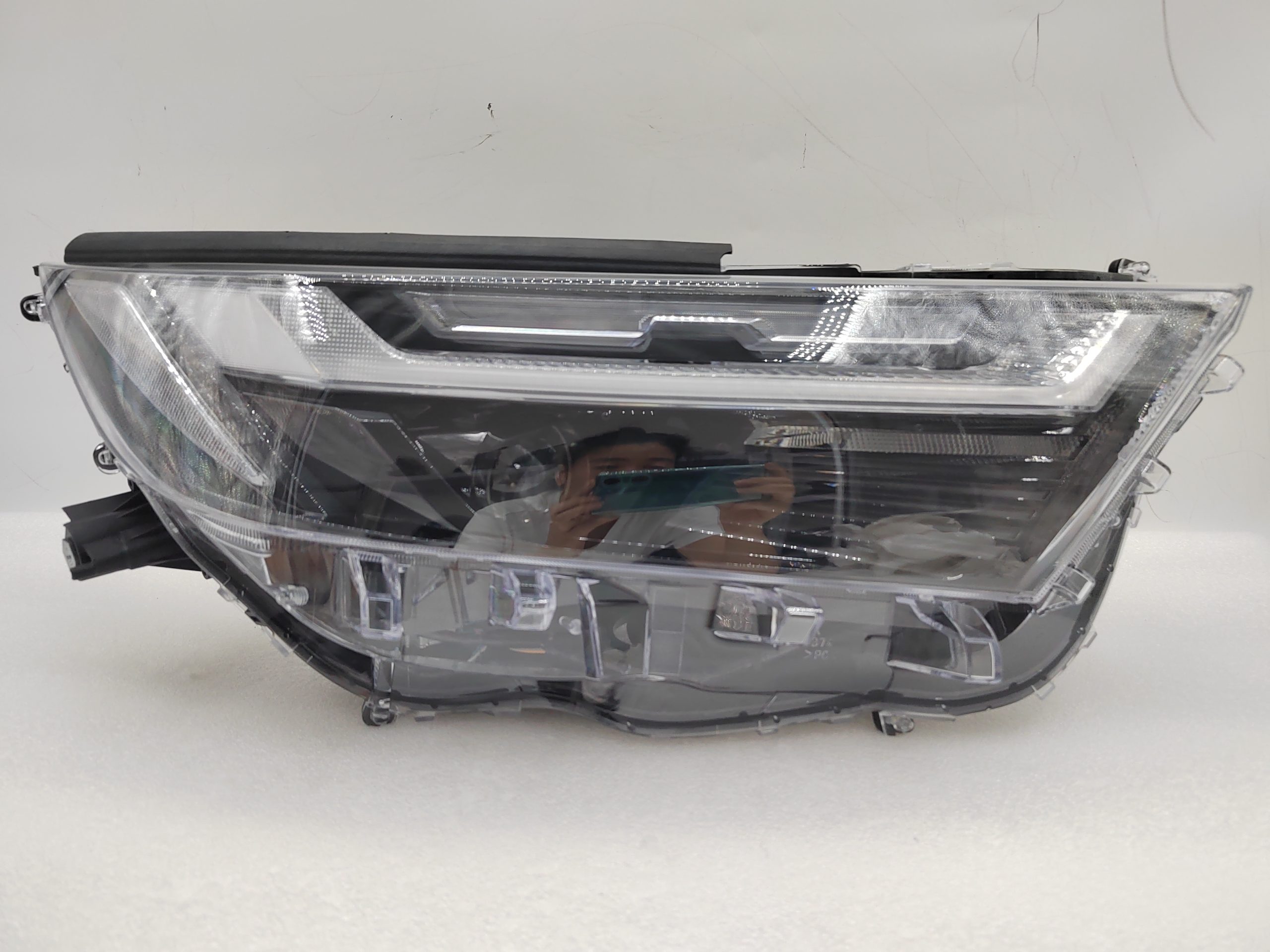 TOYOTA RAV4 2022-2023 LED R.H.S HEADLIGHT ASSEMBLY