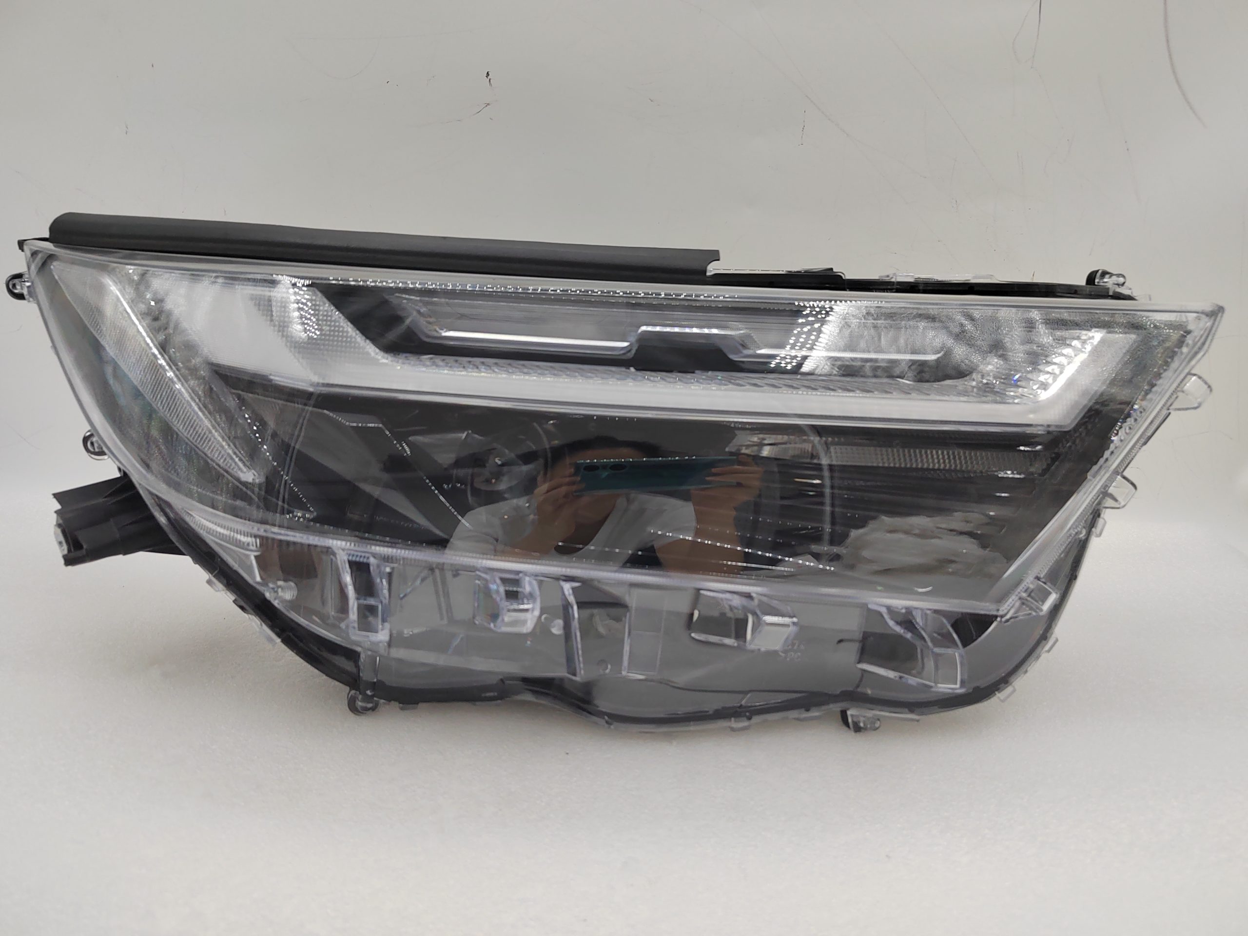 TOYOTA RAV4 2022-2023 LED R.H.S HEADLIGHT ASSEMBLY