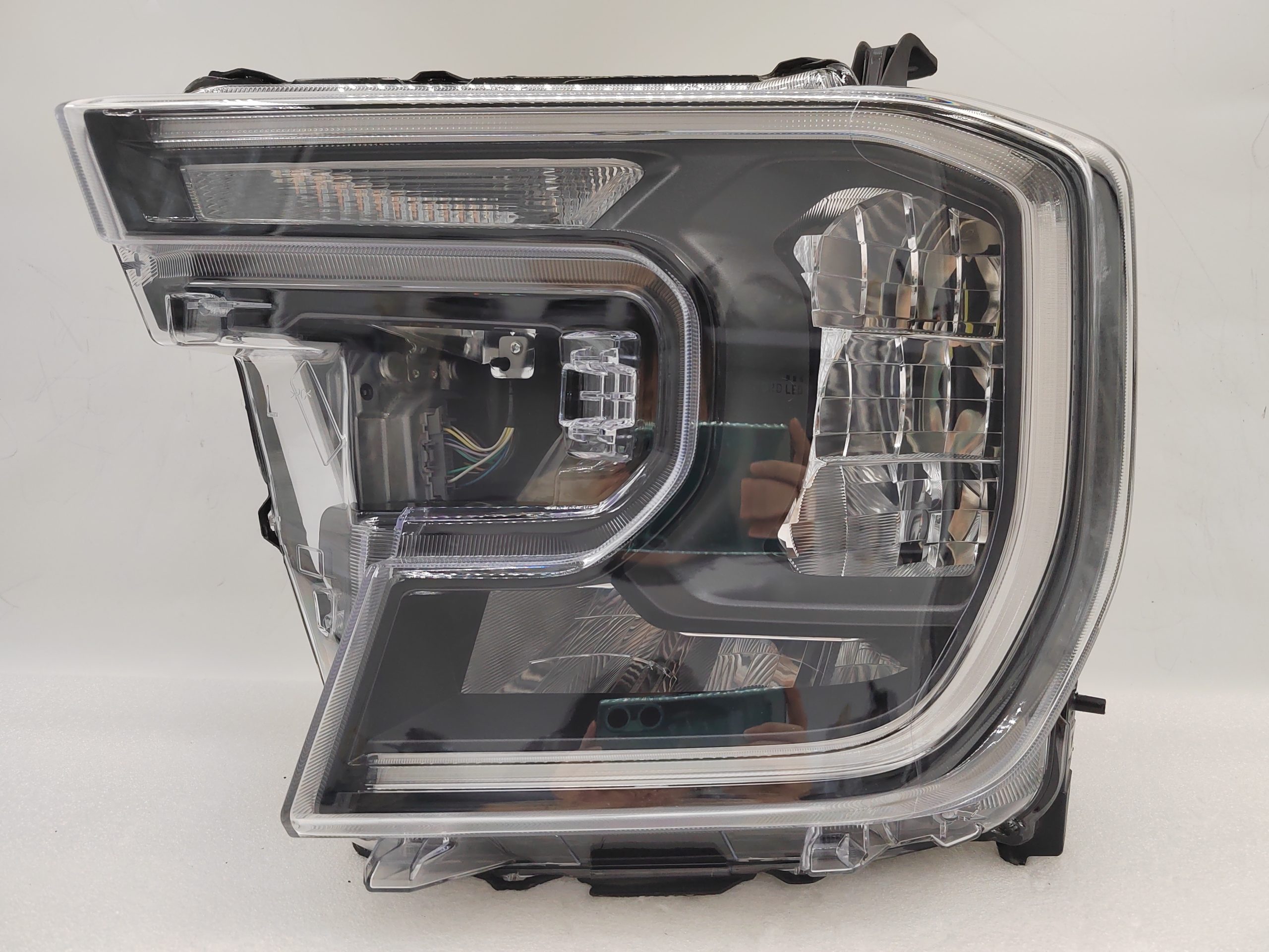 FORD EVEREST RANGER 2022-2024 LED L.H.S HEADLIGHT ASSEMBLY