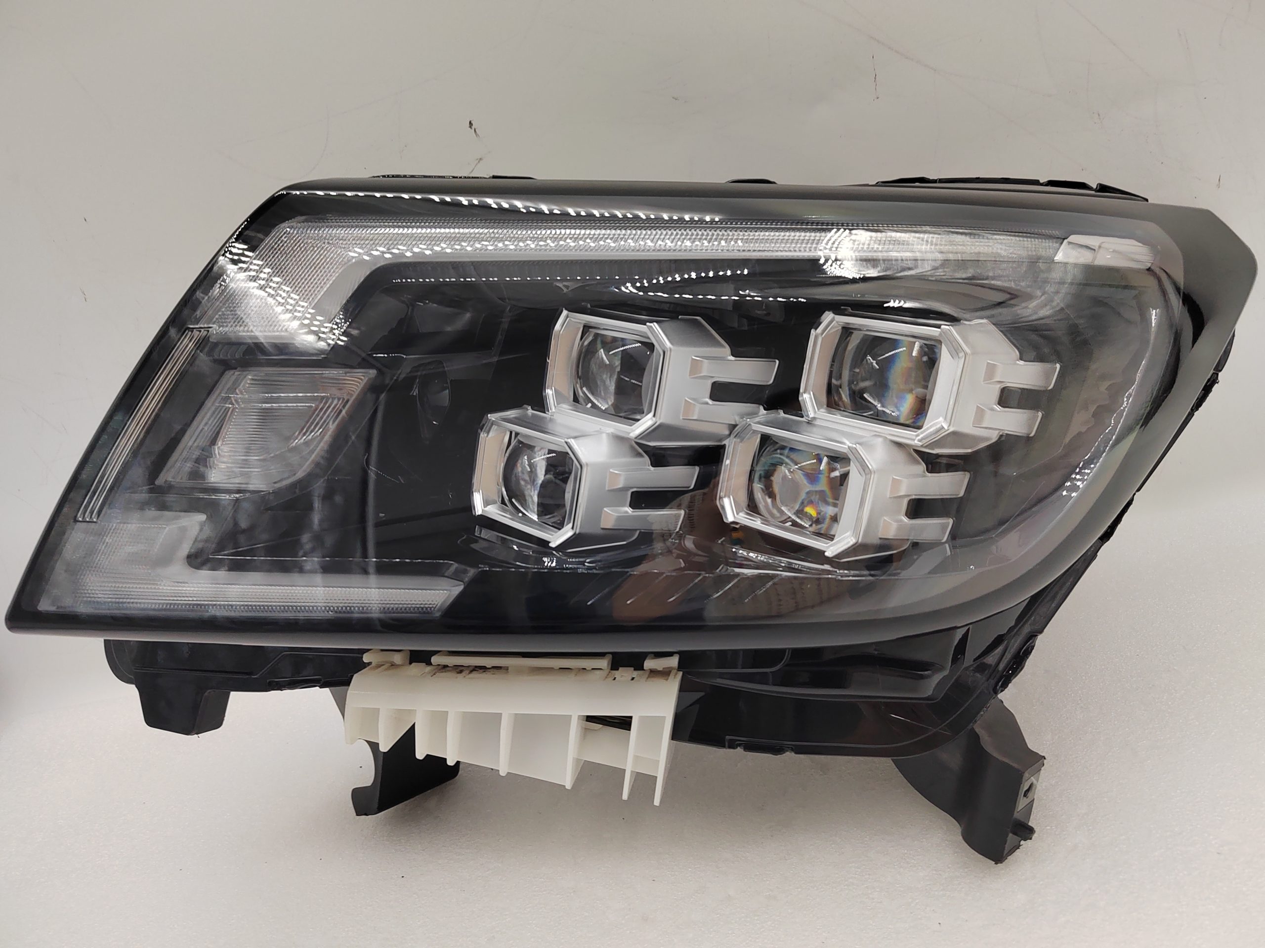 NISSAN NAVARA 2021-2023 LED L.H.S HEADLIGHT ASSEMBLY