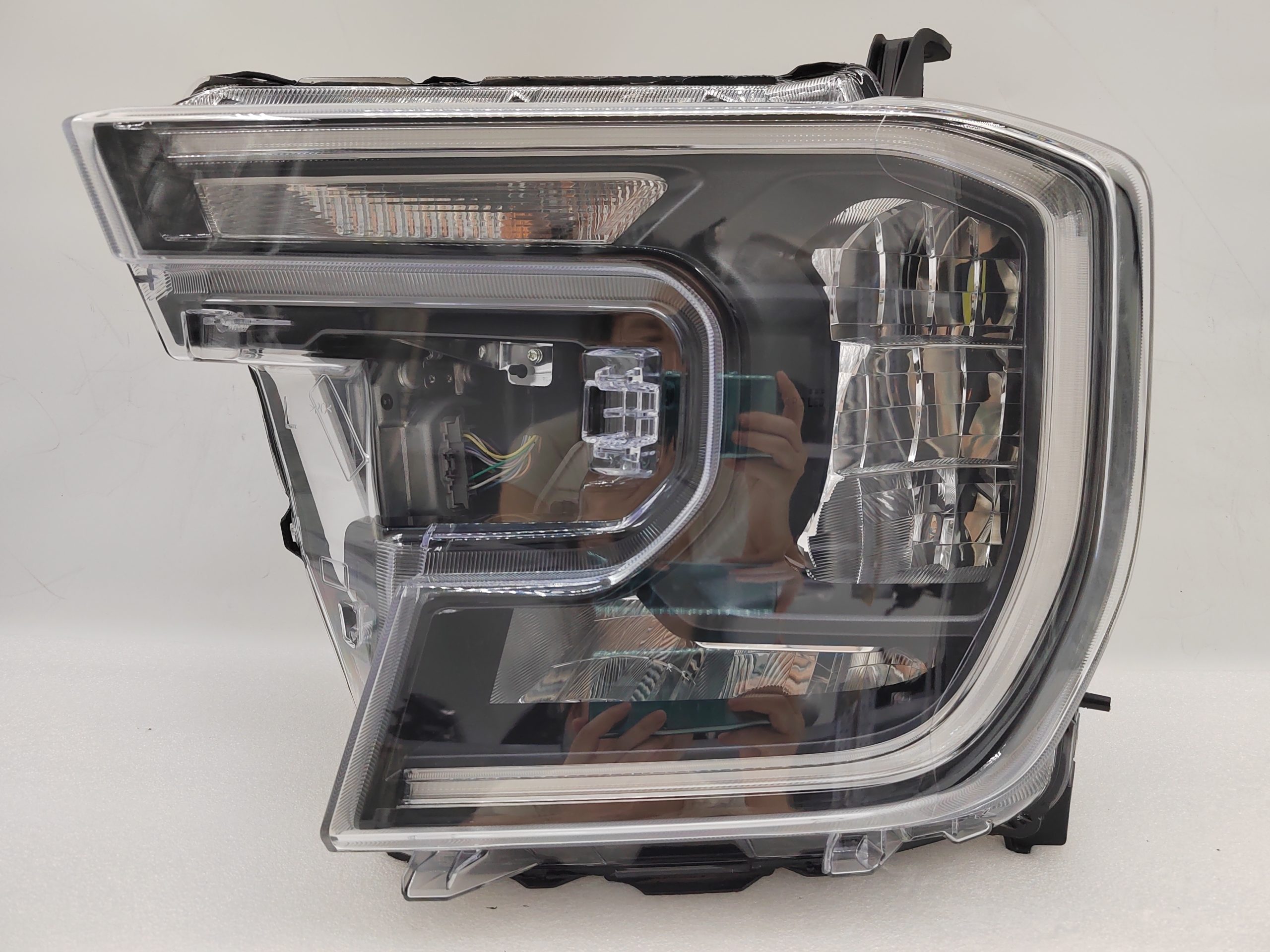 FORD EVEREST RANGER 2022-2024 LED L.H.S HEADLIGHT ASSEMBLY