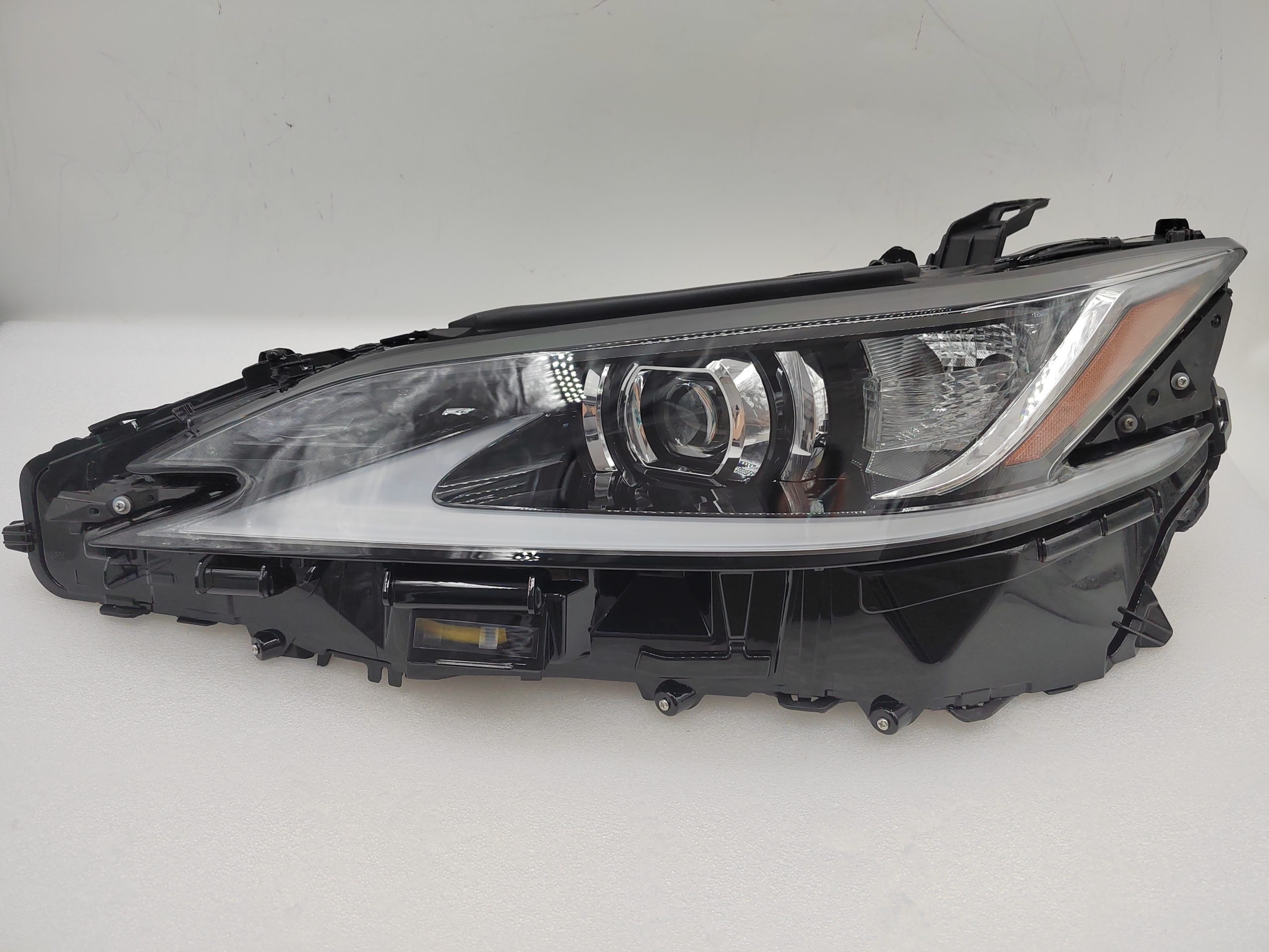 LEXUS ES 300H 2019-2021  LED L.H.S HEADLIGHT ASSEMBLY