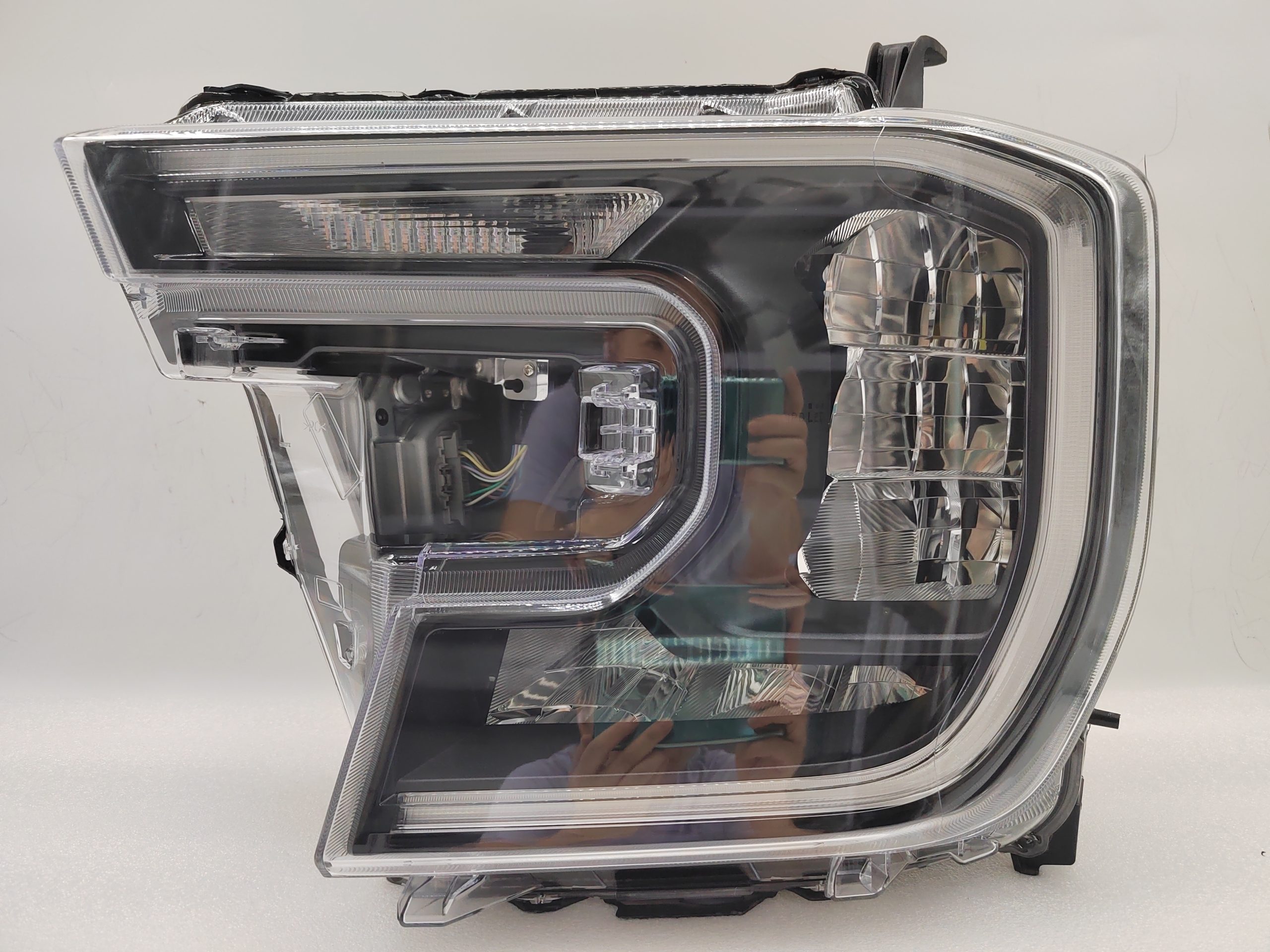 FORD EVEREST RANGER 2022-2024 LED L.H.S HEADLIGHT ASSEMBLY