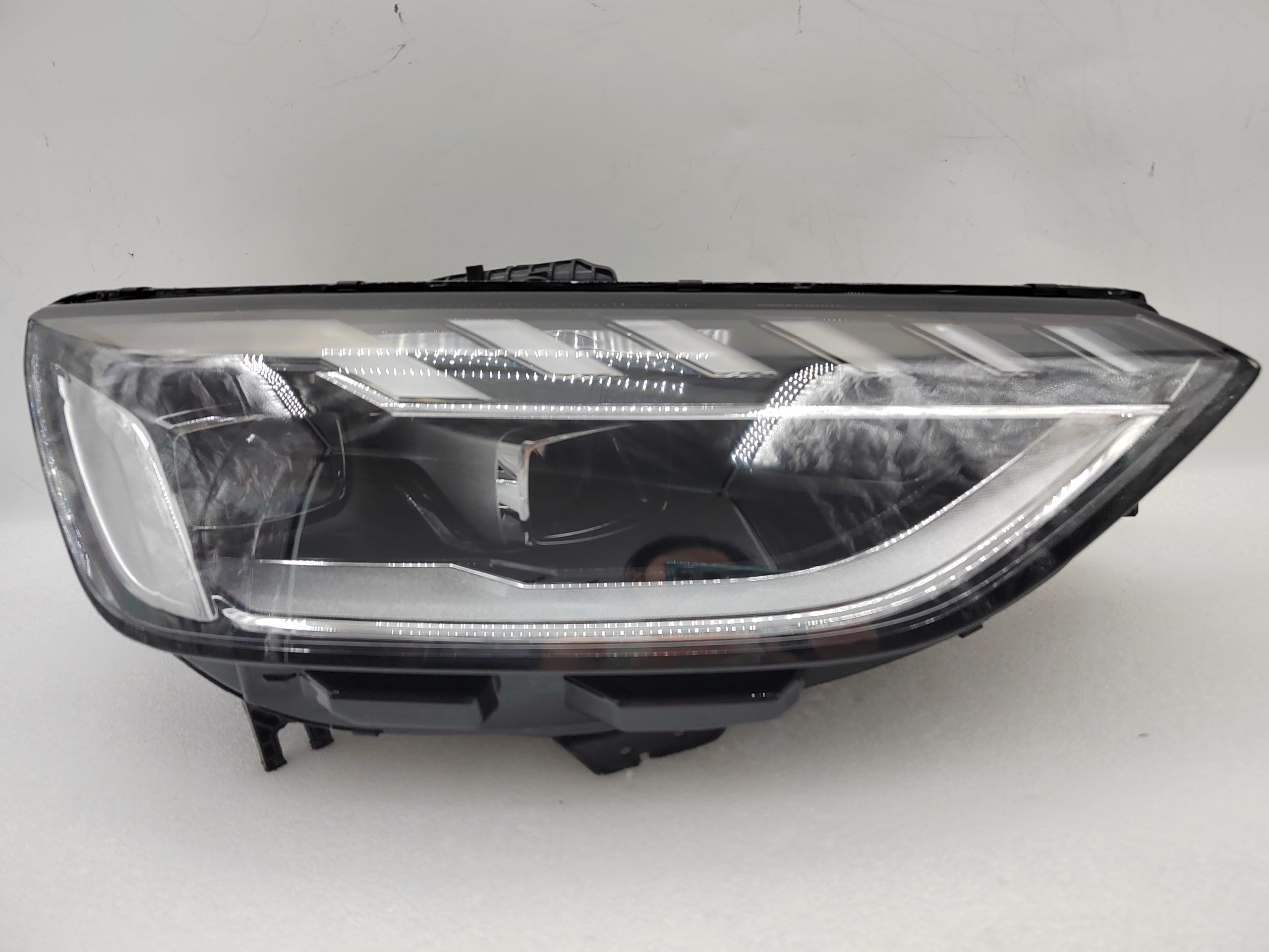 AUDI A4 2020-2023 LED R.H.S HEADLIGHT ASSEMBLY