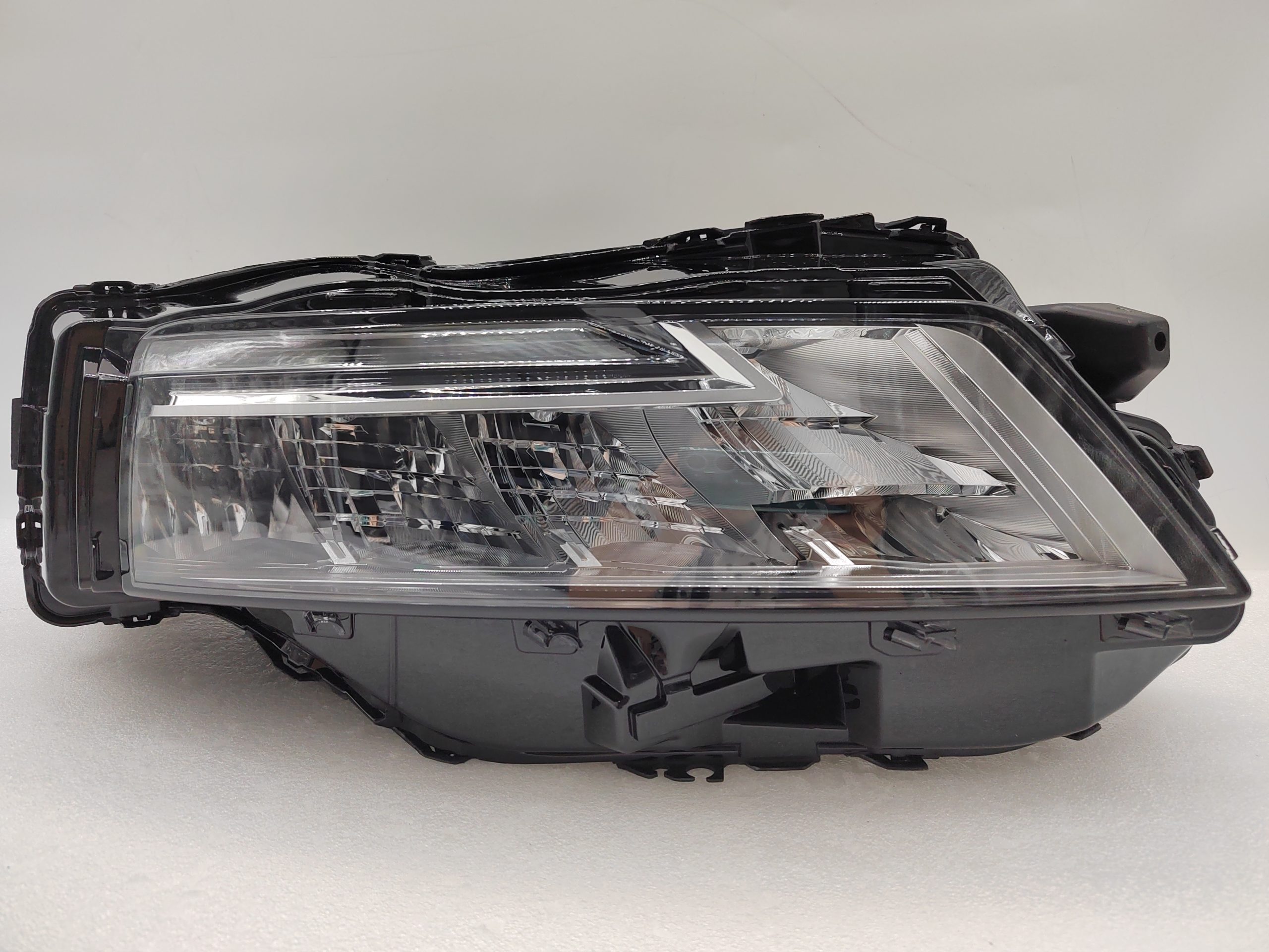 NISSAN X-TRAIL/ROGUE 2021-2023 LED R.H.S HEADLIGHT ASSEMBLY