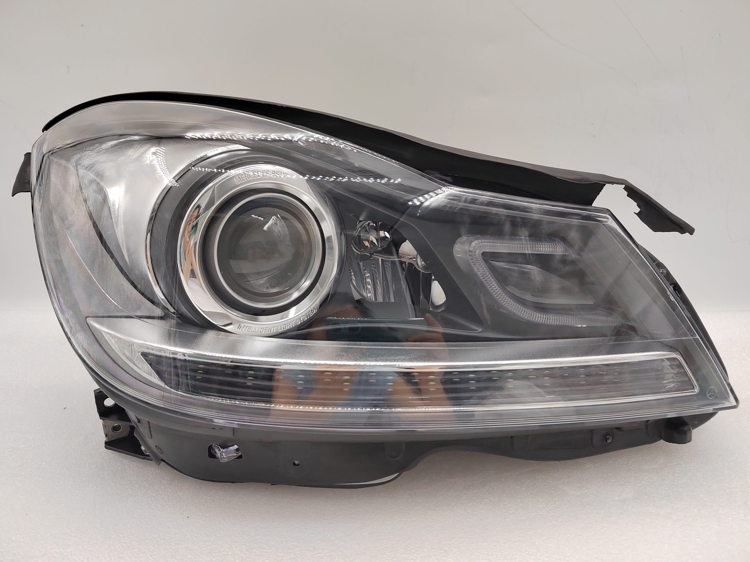 MERCEDES-BENZ C-CLASS W204 2012-2013 XENON R.H.S HEADLIGHT ASSEMBLY