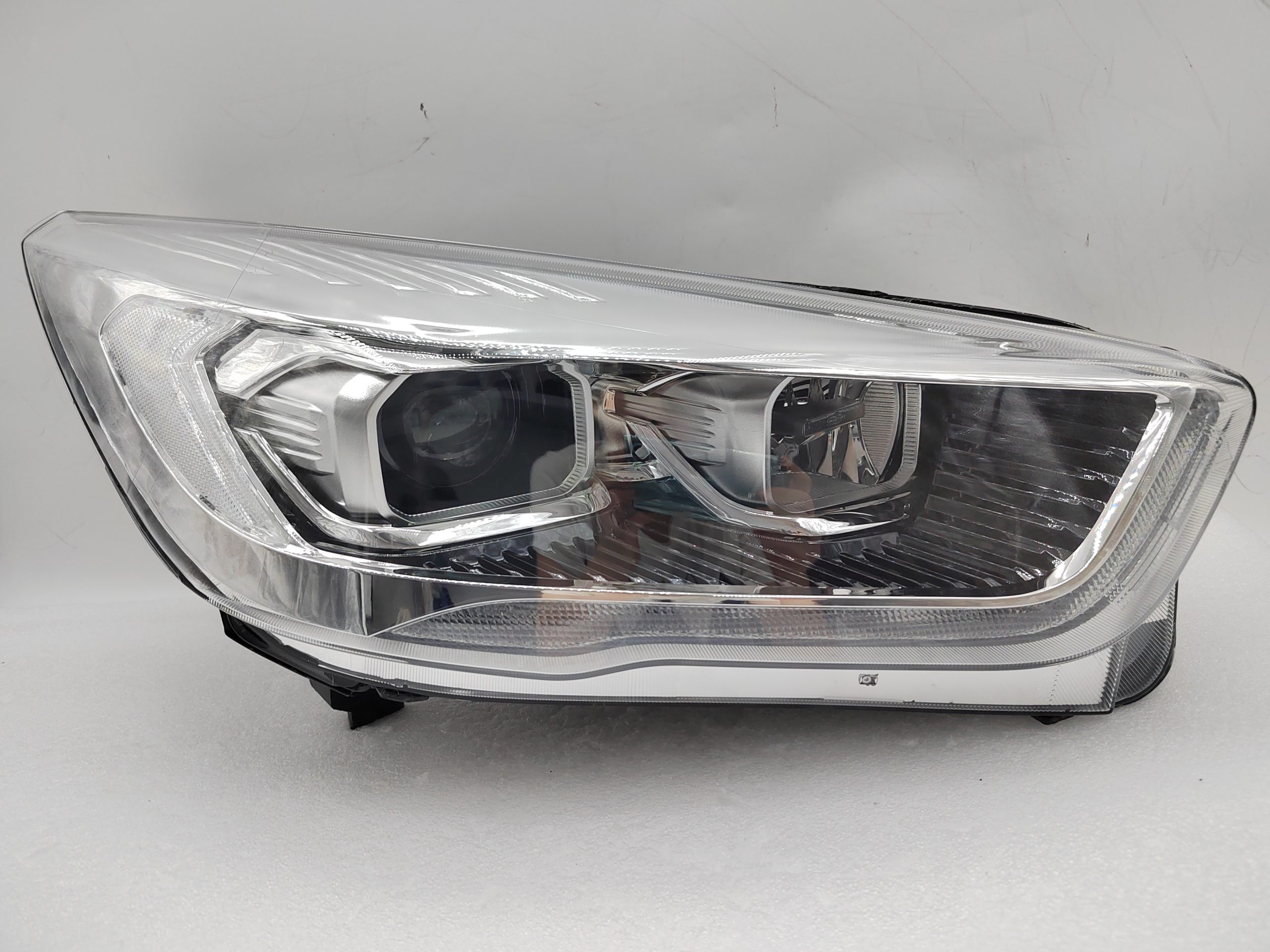 FORD ESCAPE(KUGA) 2017-2019 XENON R.H.S HEADLIGHT ASSEMBLY