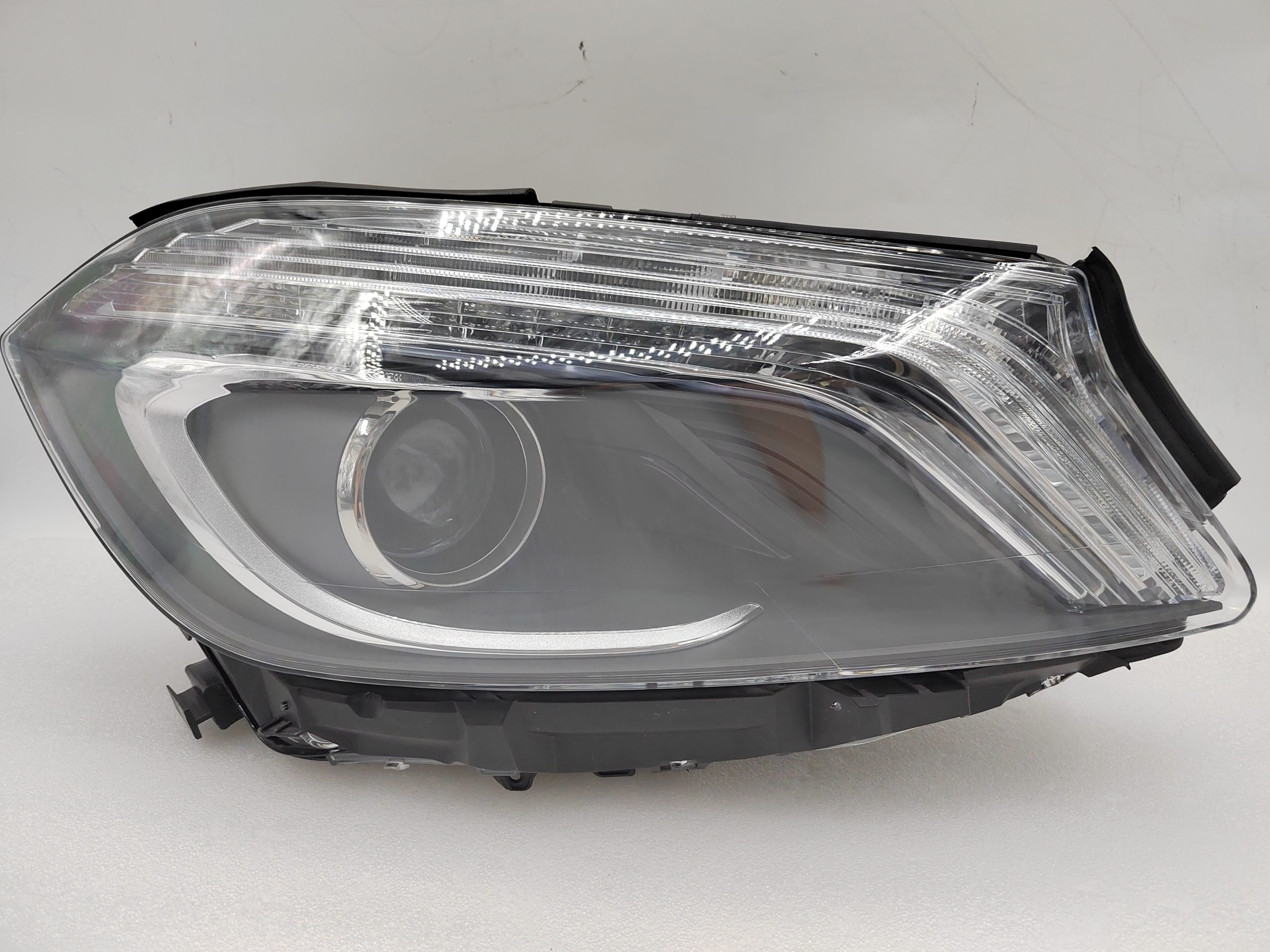 MERCEDES-BENZ A-CLASS W176 2013-2015 XENON R.H.S HEADLIGHT ASSEMBLY