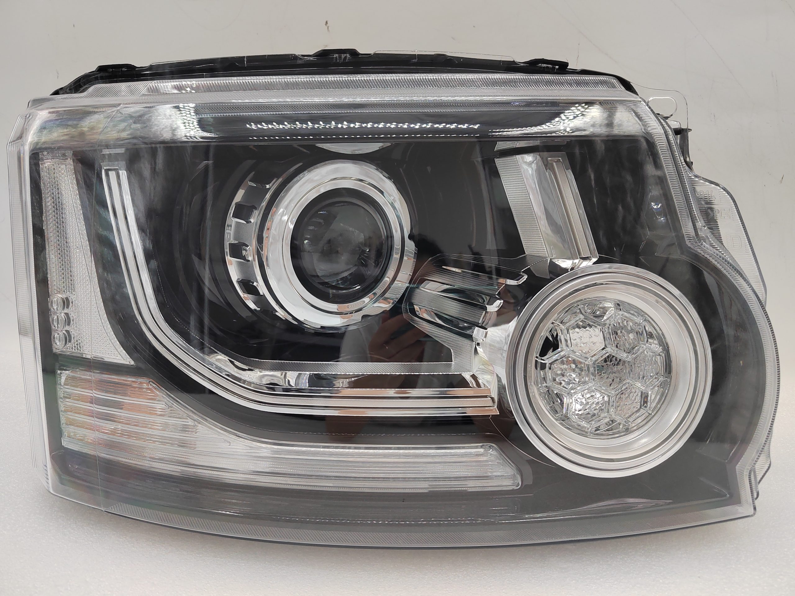 LAND ROVER DISCOVERY IV 2014-2016 HALOGEN R.H.S HEADLIGHT ASSEMBLY